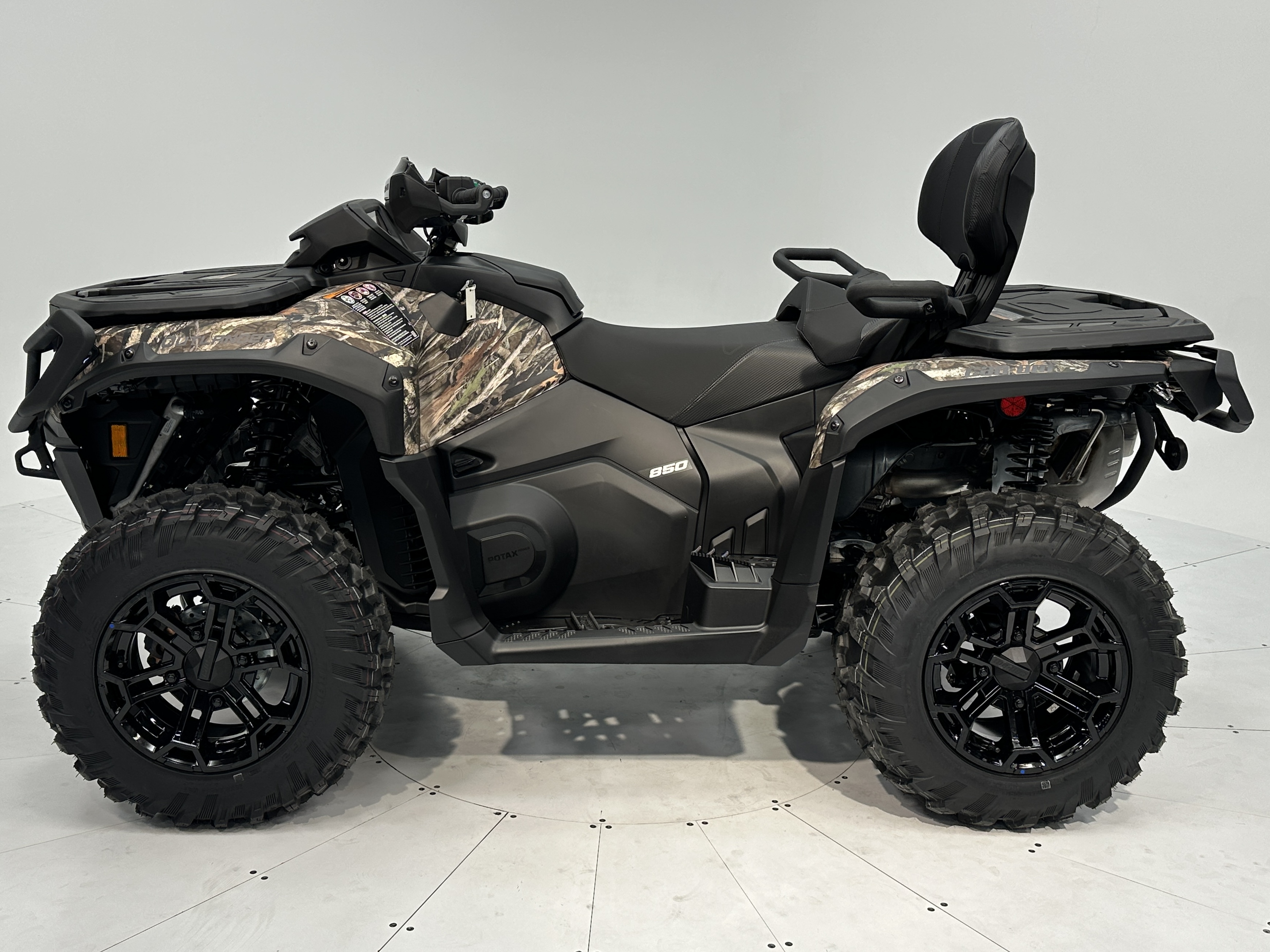 2026 Can-Am Outlander MAX XT 850 - Photo 3