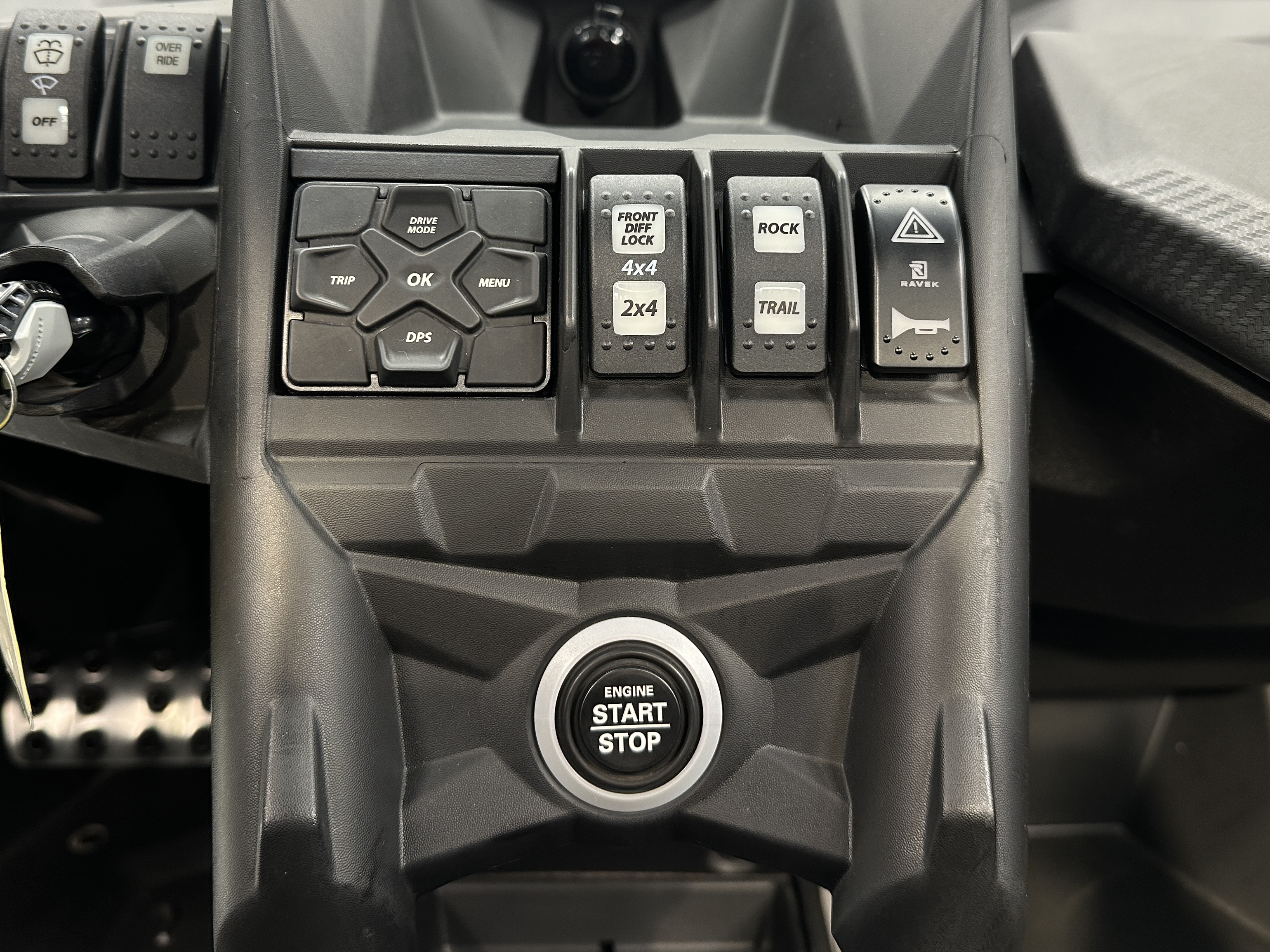 2025 Can-Am Maverick X3 X rc 64'' TURBO RR Accessorized Demonstrator - Photo 8