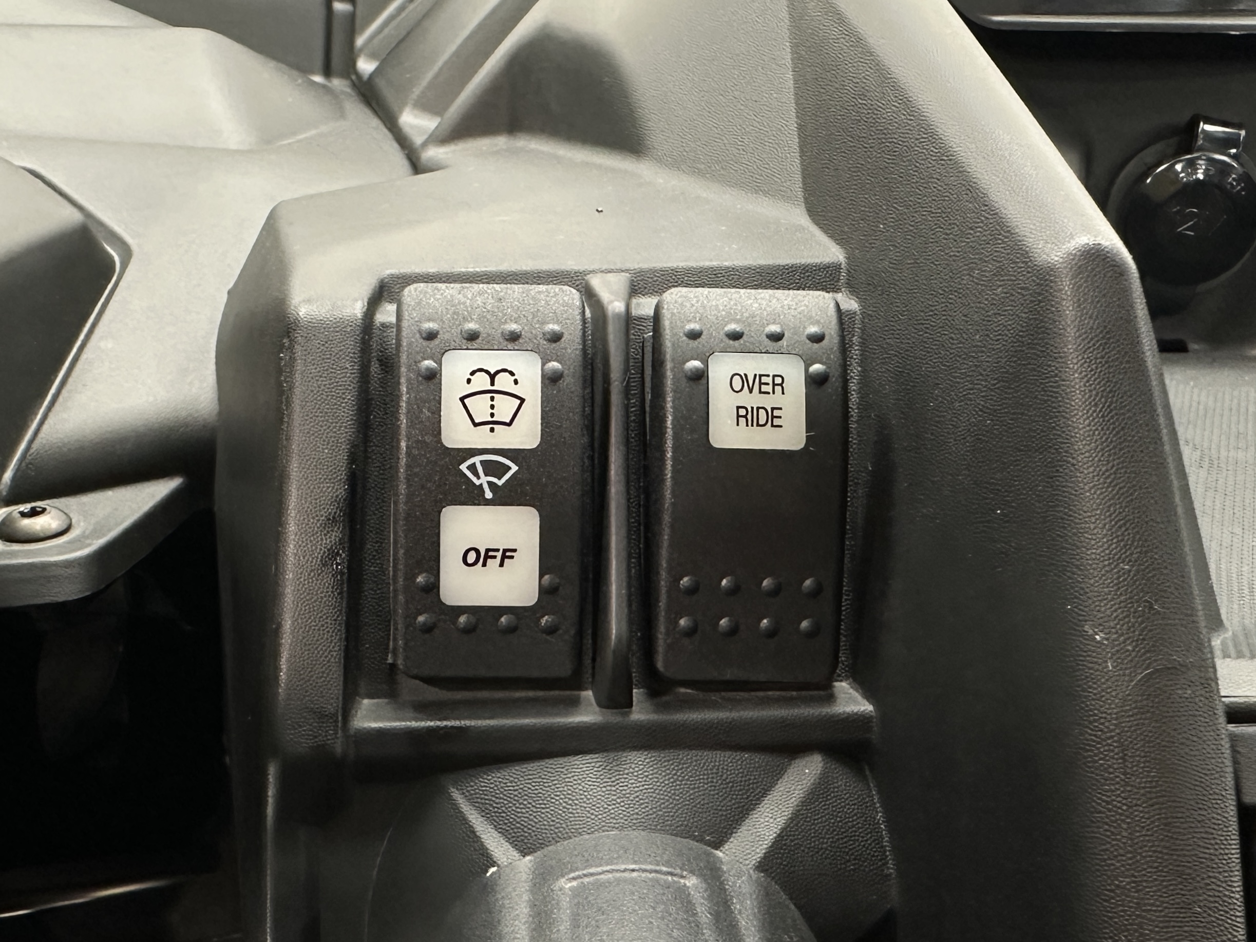 2025 Can-Am Maverick X3 X rc 64'' TURBO RR Accessorized Demonstrator - Photo 10