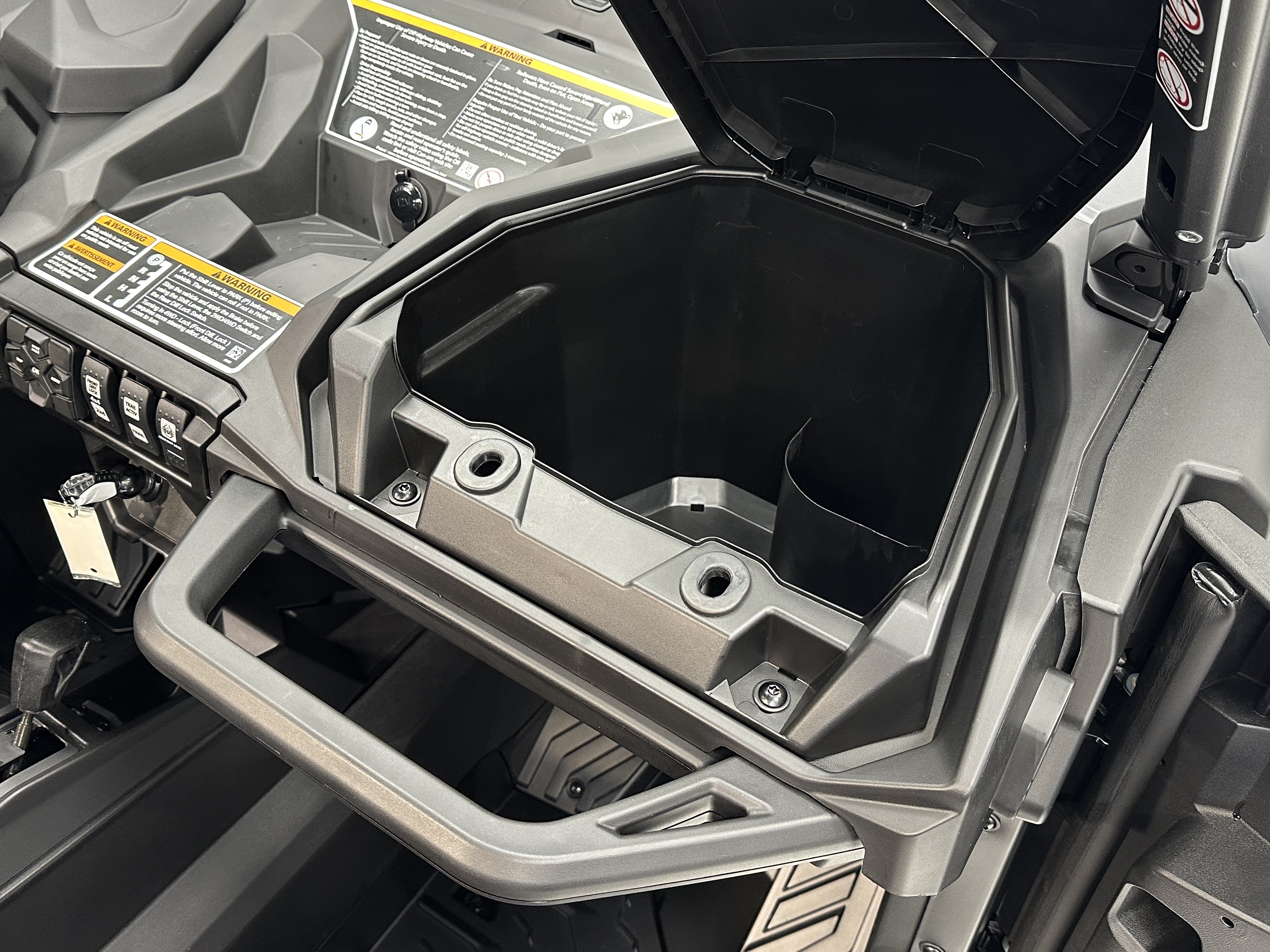 2026 Can-Am Commander XT-P 1000R - Photo 12