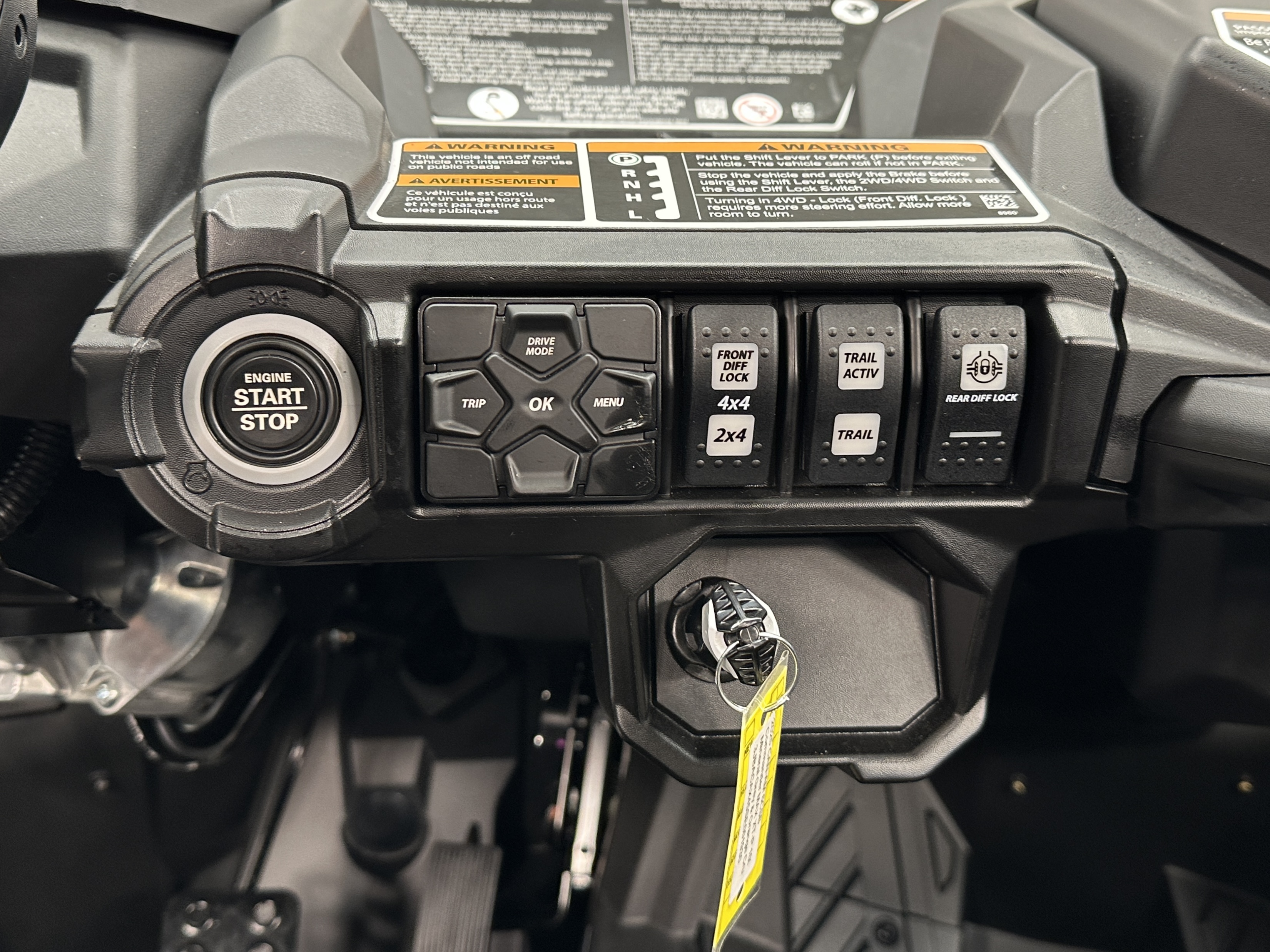 2025 Can-Am Commander MAX XT-P 1000R - Photo 8