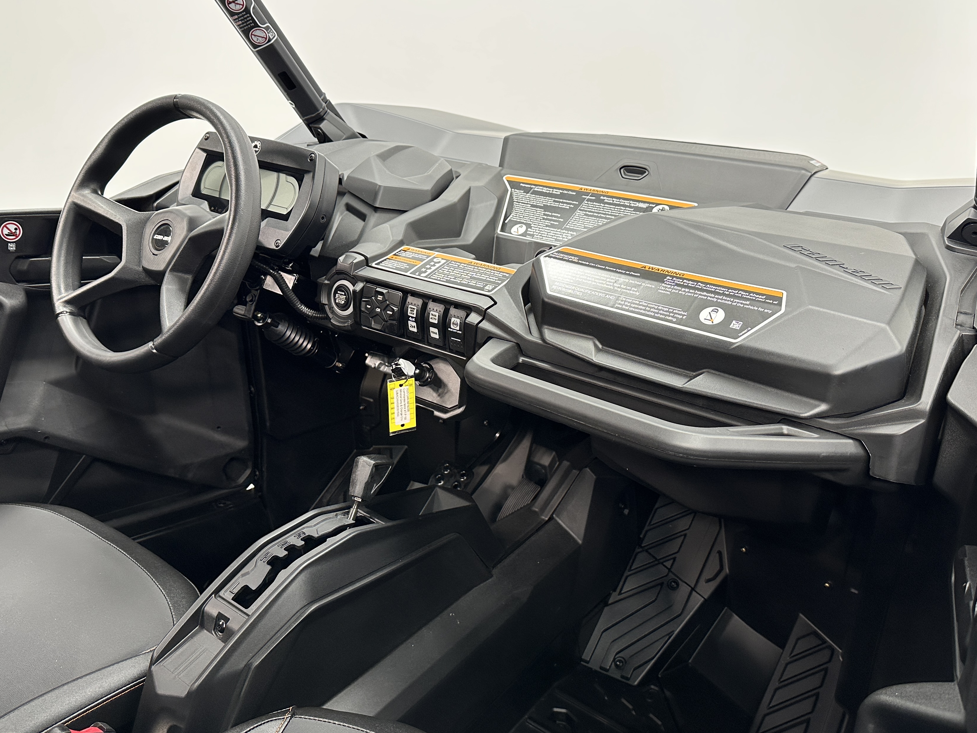 2025 Can-Am Commander MAX XT-P 1000R - Photo 6