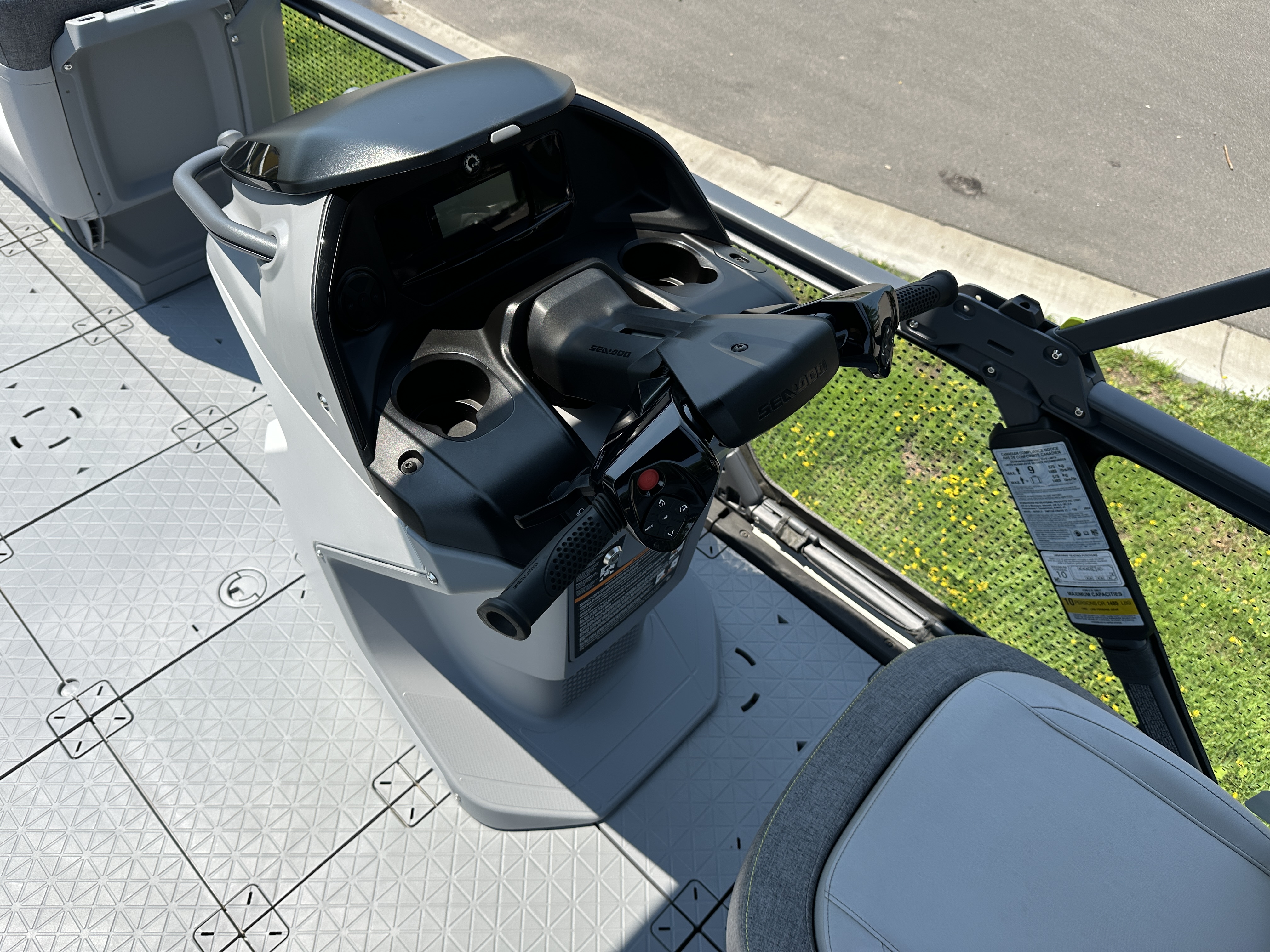 2024 Sea-Doo SWITCH CRUISE 21' 170hp Accessorized - Photo 5