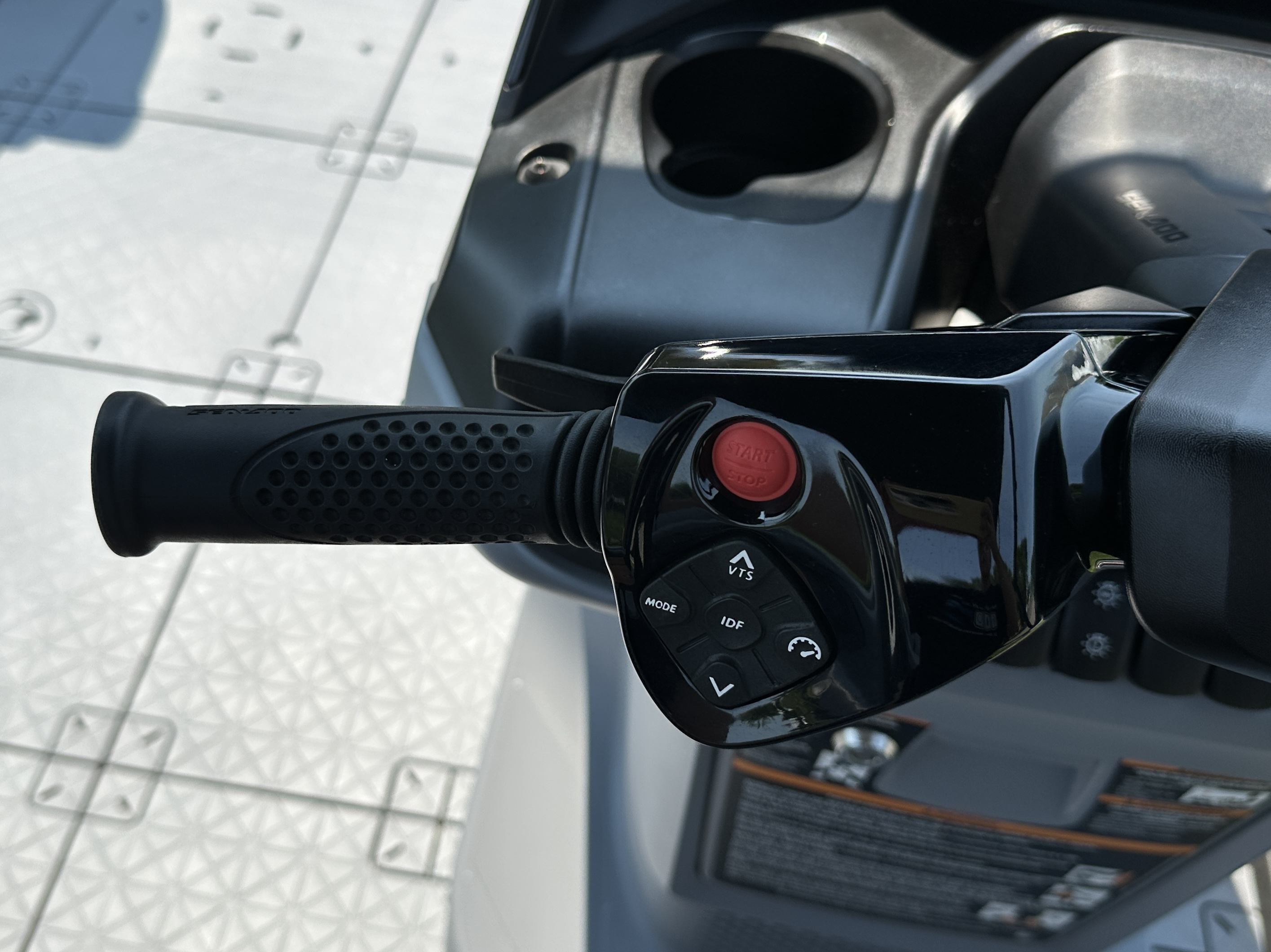 2024 Sea-Doo SWITCH CRUISE 21' 170hp Accessorized - Photo 7