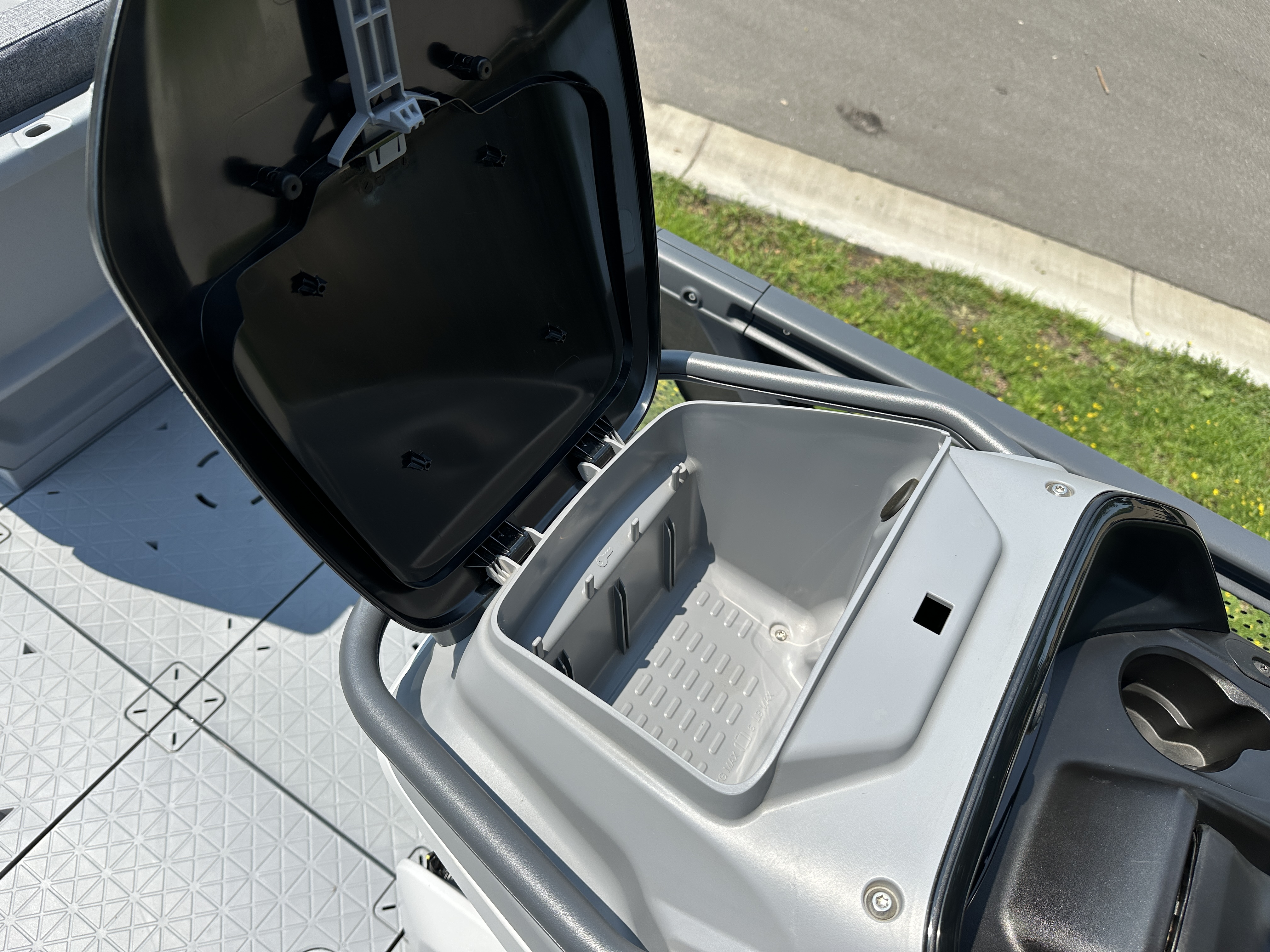 2024 Sea-Doo SWITCH CRUISE 21' 170hp Accessorized - Photo 12