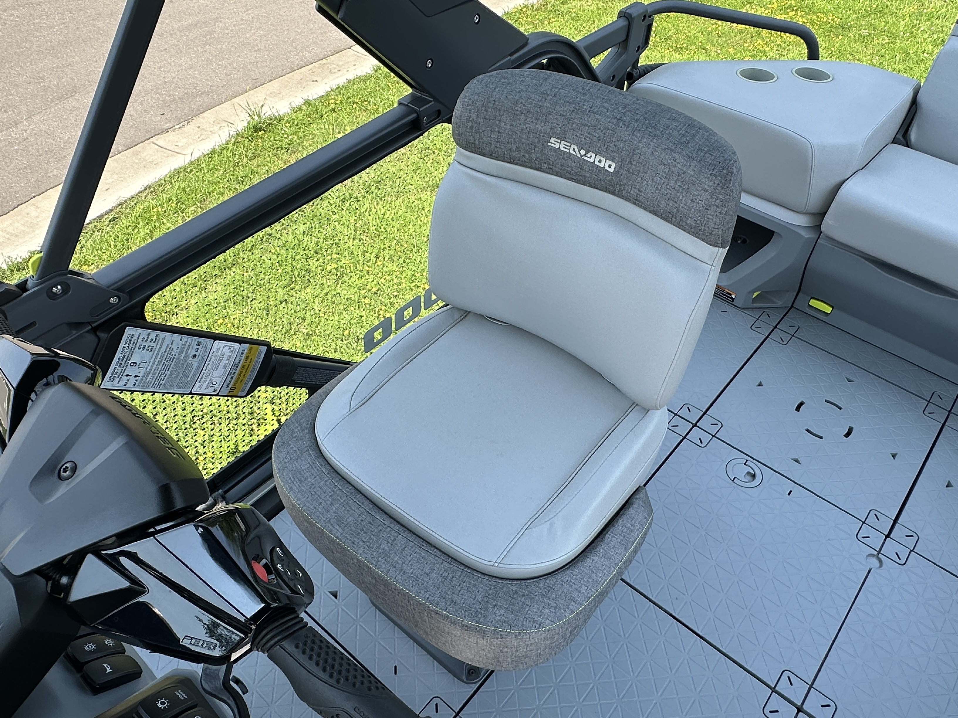 2024 Sea-Doo SWITCH CRUISE 21' 170hp Accessorized - Photo 13