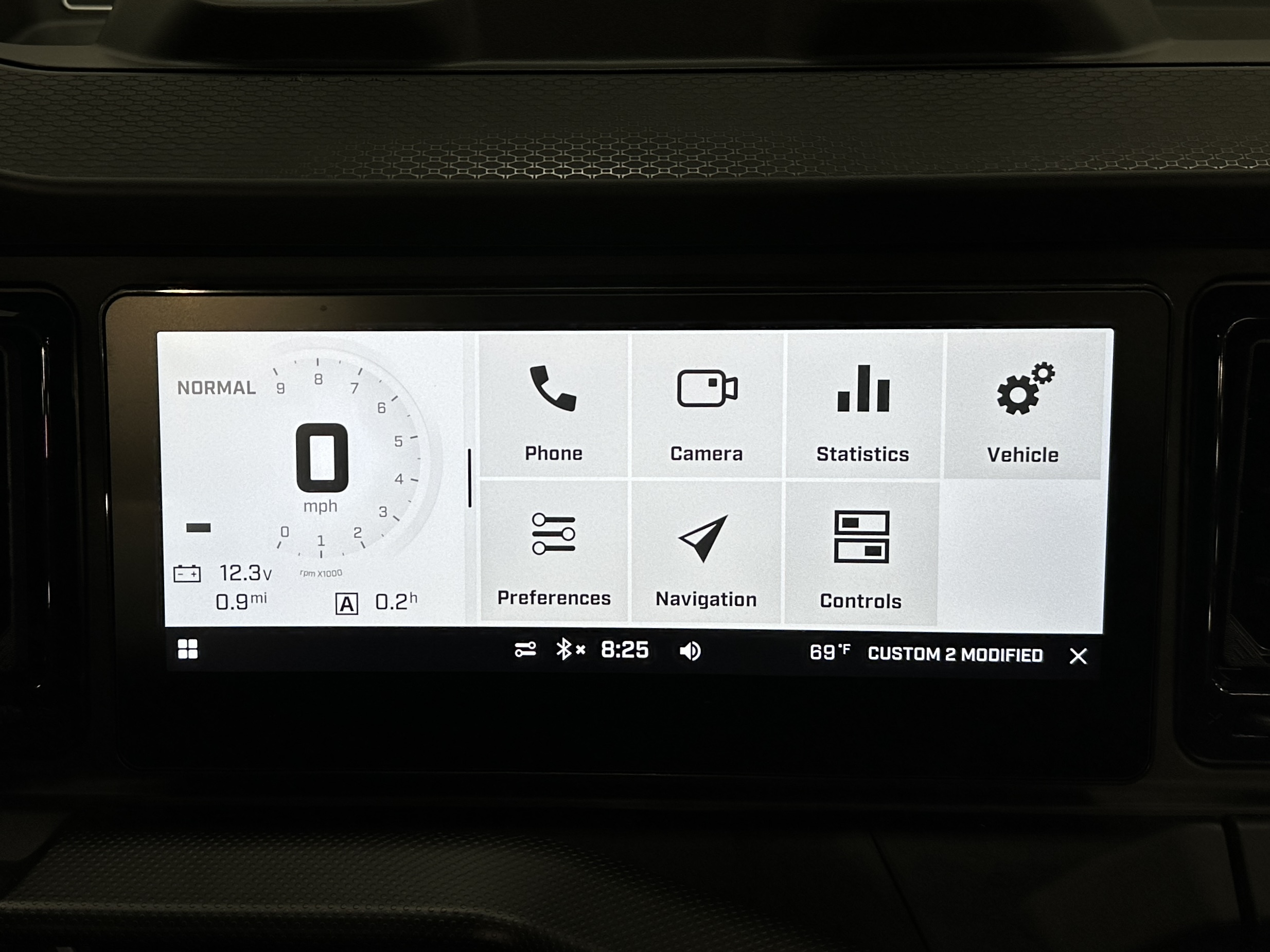 2026 Can-Am Defender XT CAB HD11 with 10.25 in. infotainment - Photo 7