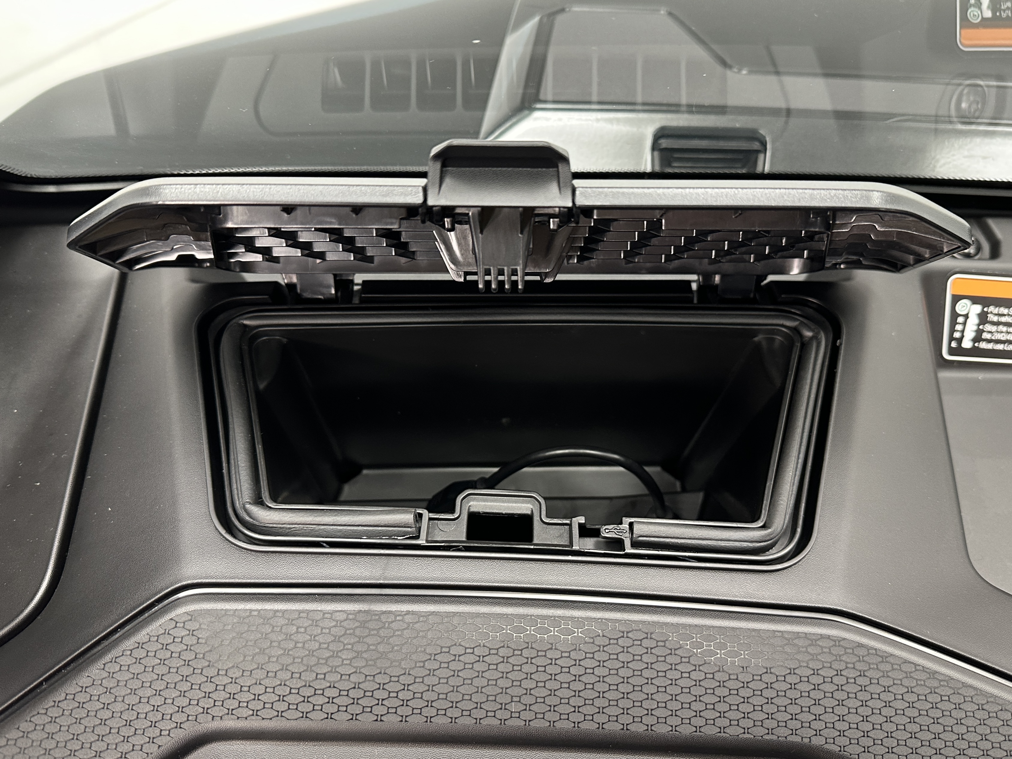 2026 Can-Am Defender XT CAB HD11 with 10.25 in. infotainment - Photo 14