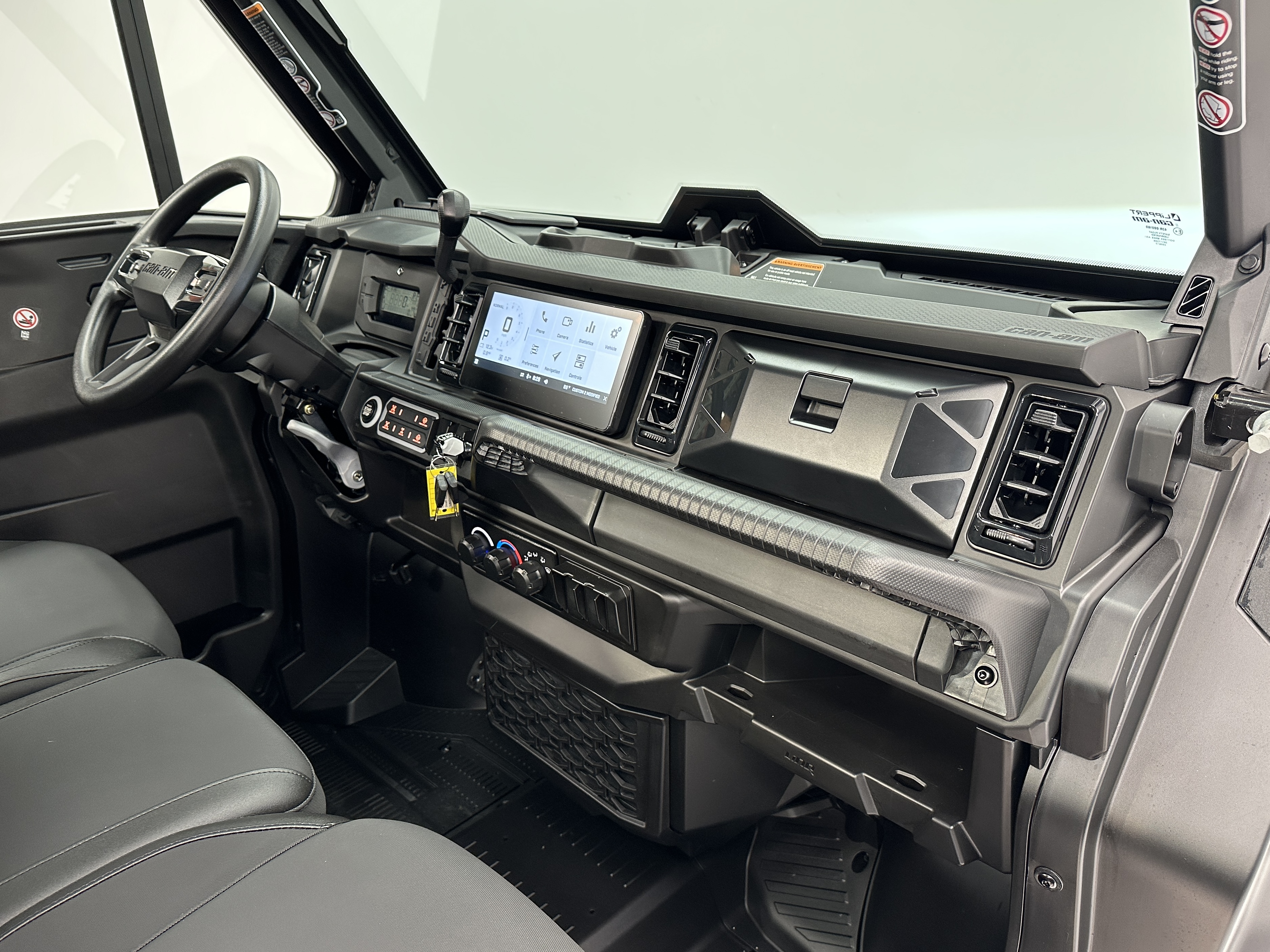 2026 Can-Am Defender XT CAB HD11 with 10.25 in. infotainment - Photo 6
