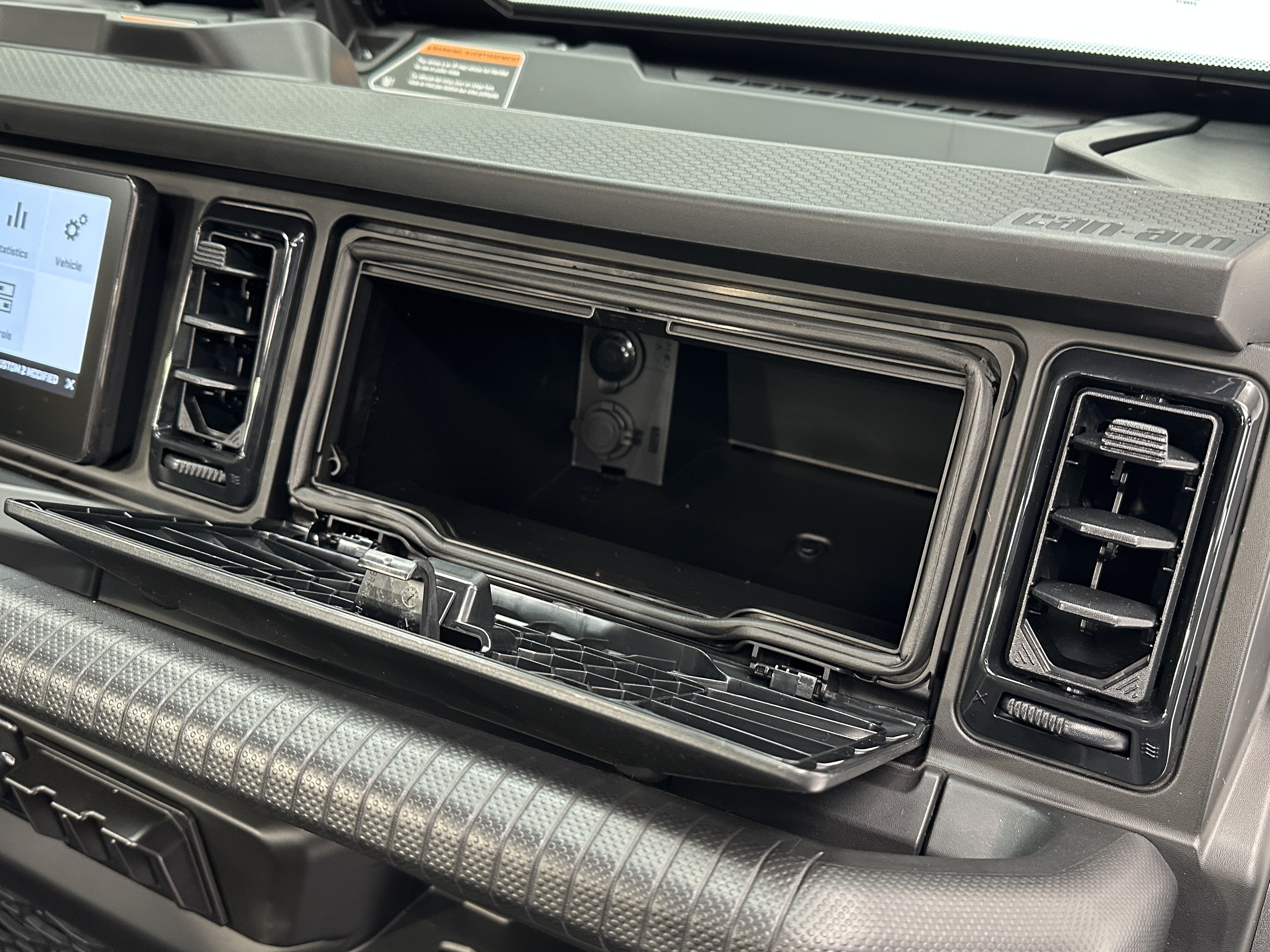 2026 Can-Am Defender XT CAB HD11 with 10.25 in. infotainment - Photo 13