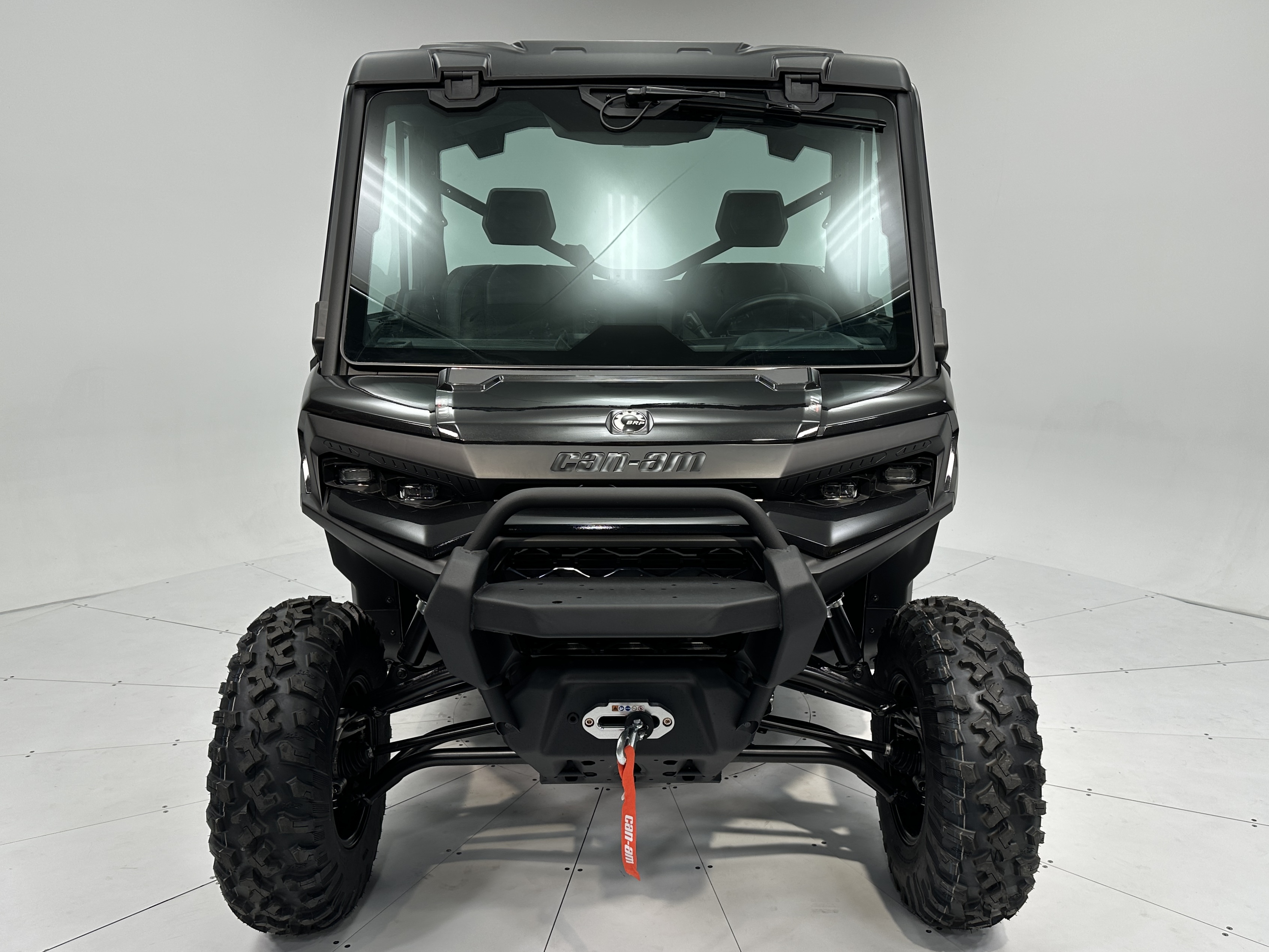 2026 Can-Am Defender XT CAB HD11 with 10.25 in. infotainment - Photo 4