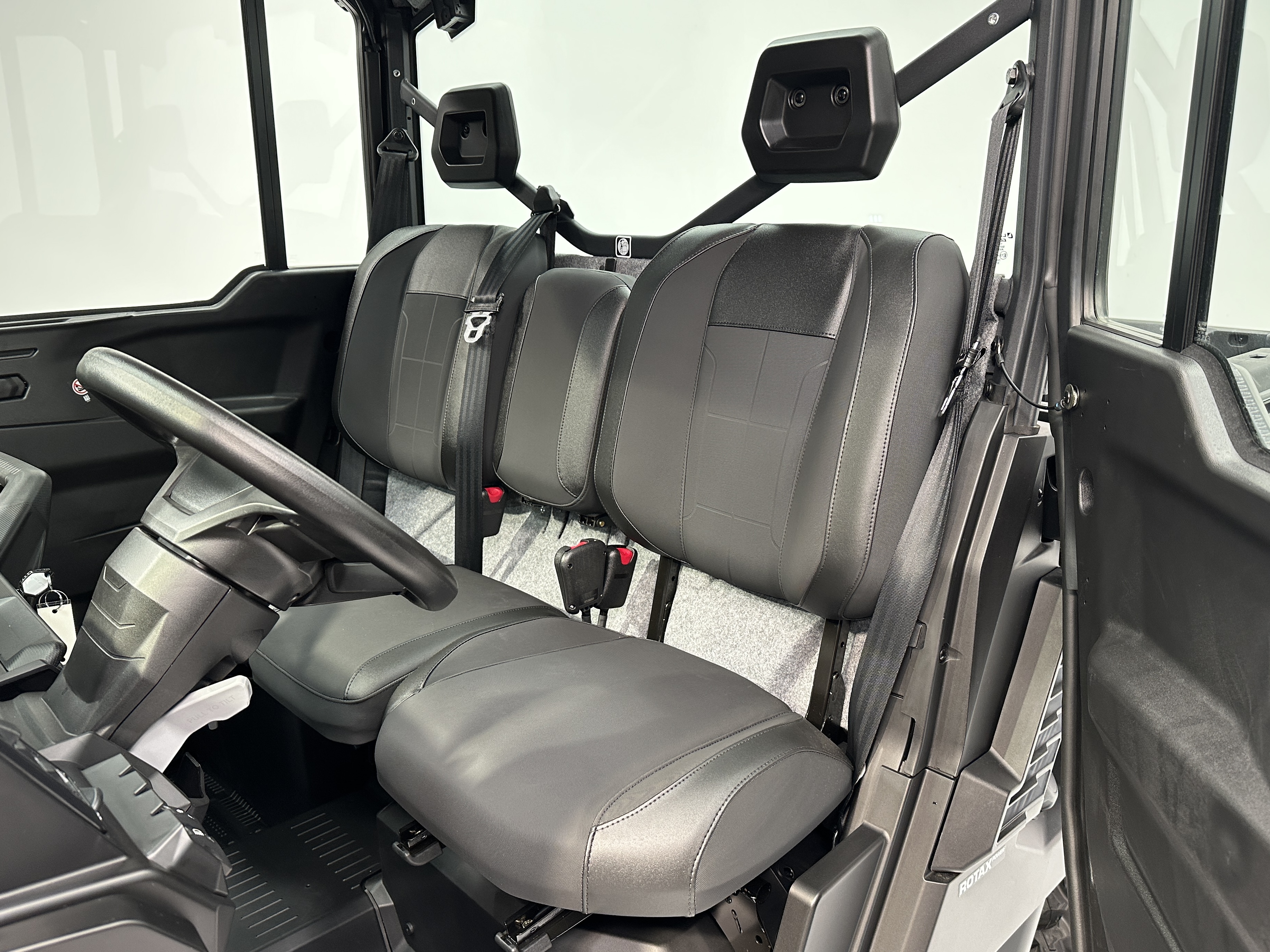 2026 Can-Am Defender XT CAB HD11 with 10.25 in. infotainment - Photo 16