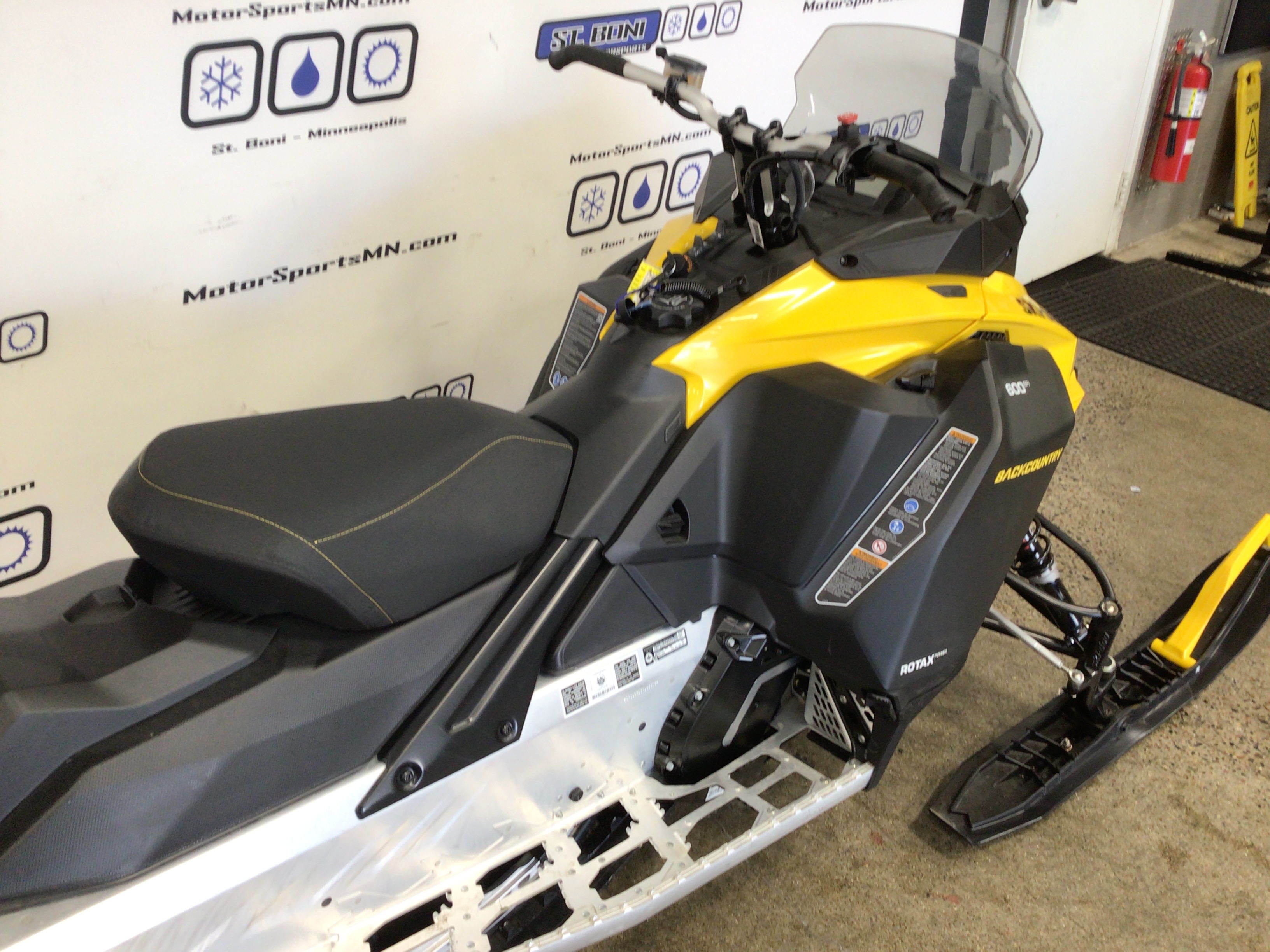 2024 Ski-Doo BACKCOUNTRY SPORT 600 EFI PowderMax 2.0" E.S. - Photo 5