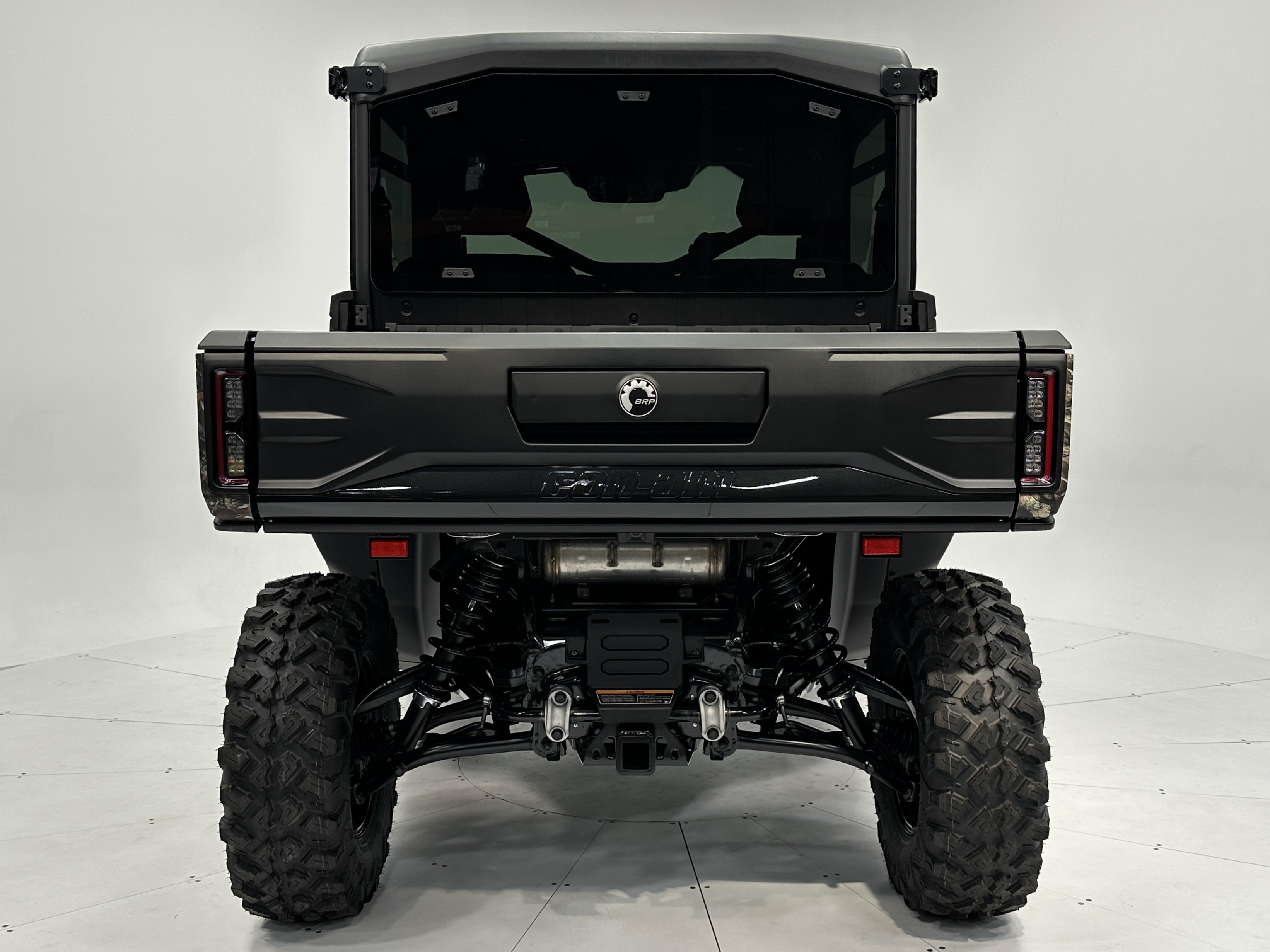 2026 Can-Am Defender LIMITED CAB HD11 - Photo 2