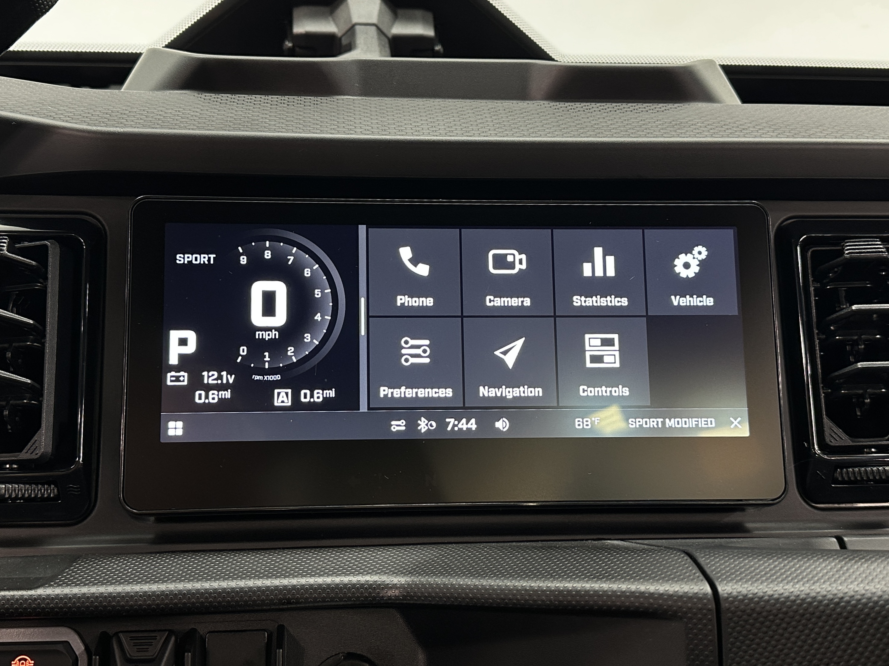 2026 Can-Am Defender LIMITED CAB HD11 - Photo 8