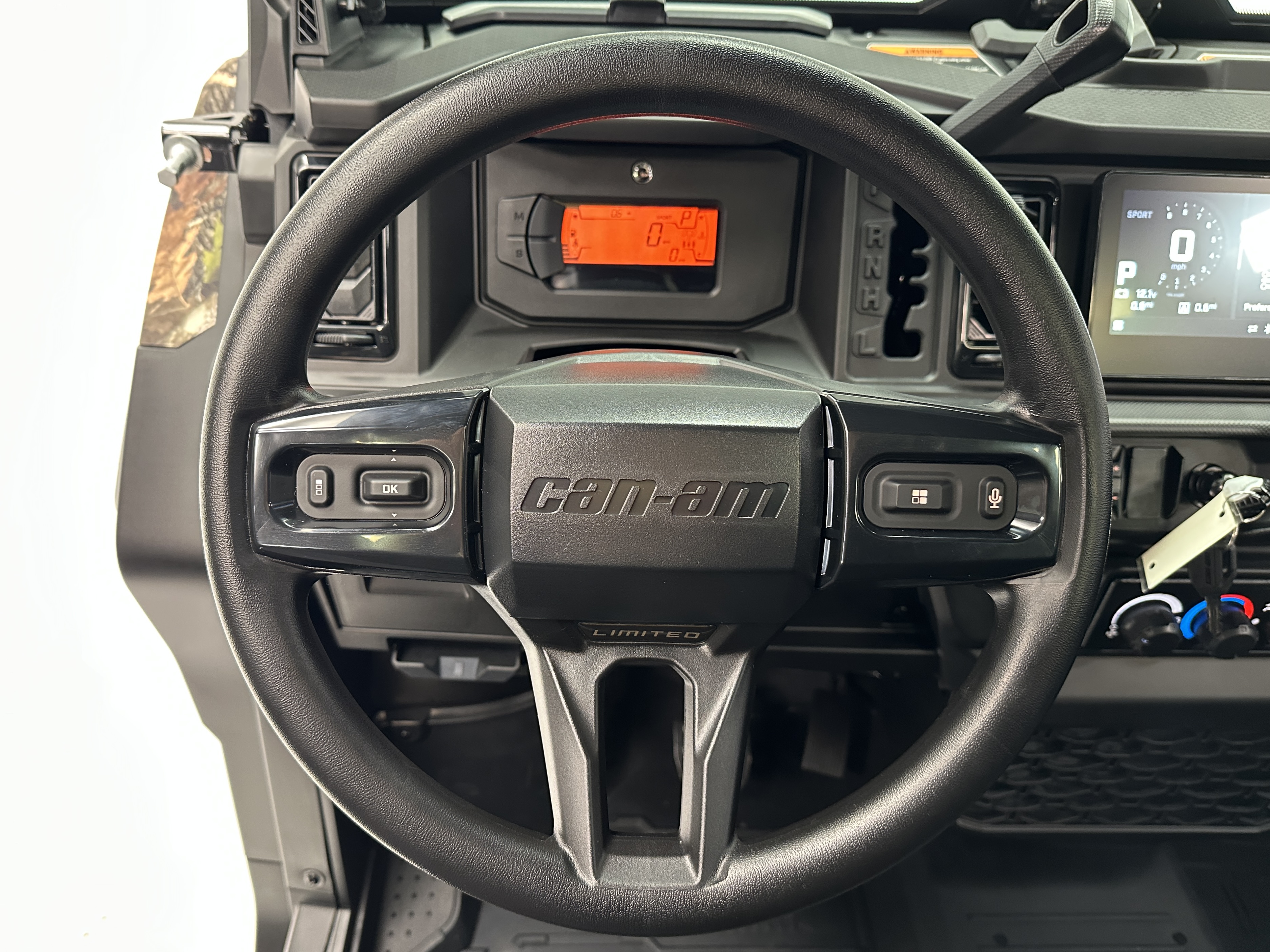 2026 Can-Am Defender LIMITED CAB HD11 - Photo 7