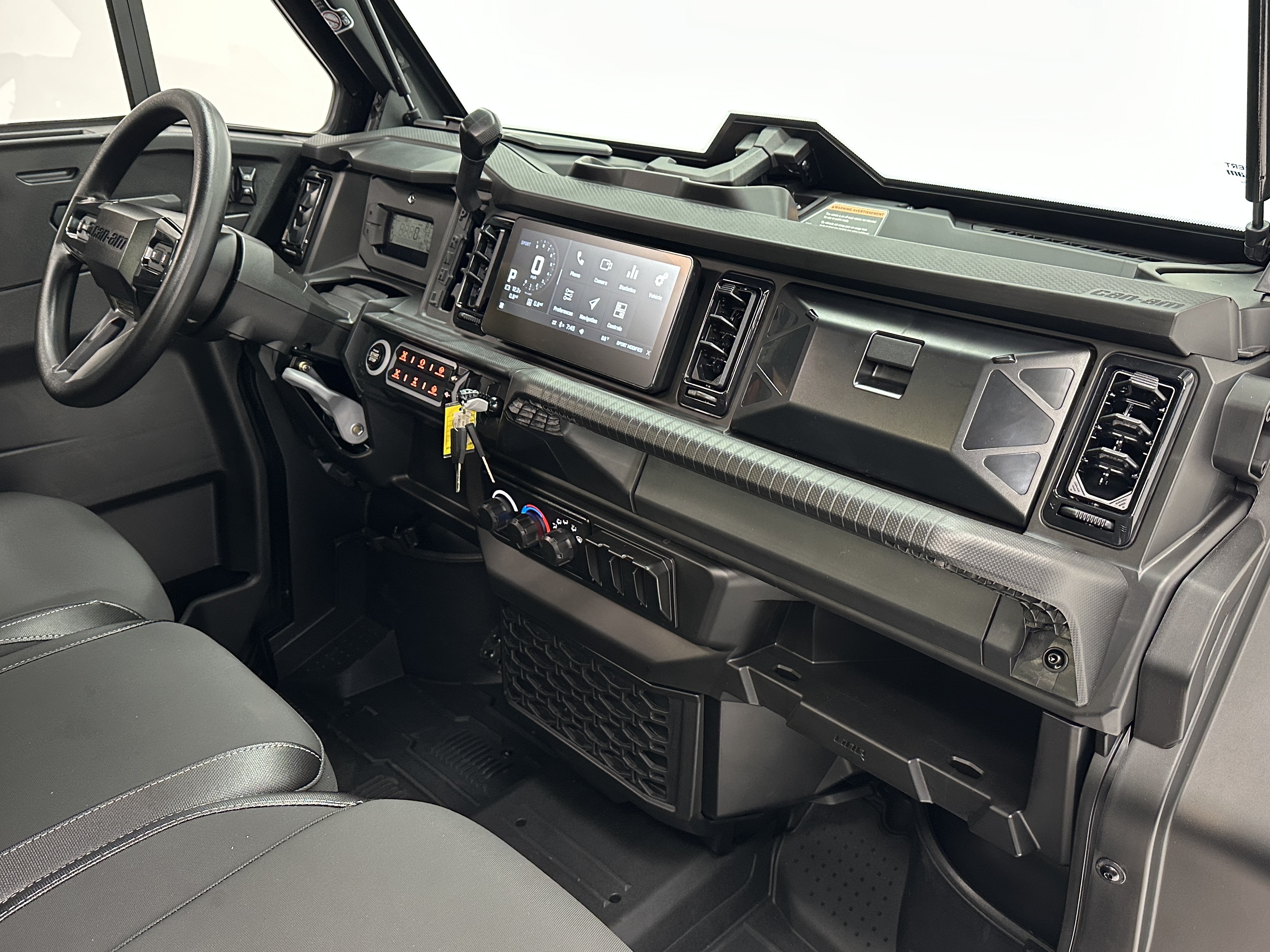 2026 Can-Am Defender LIMITED CAB HD11 - Photo 6