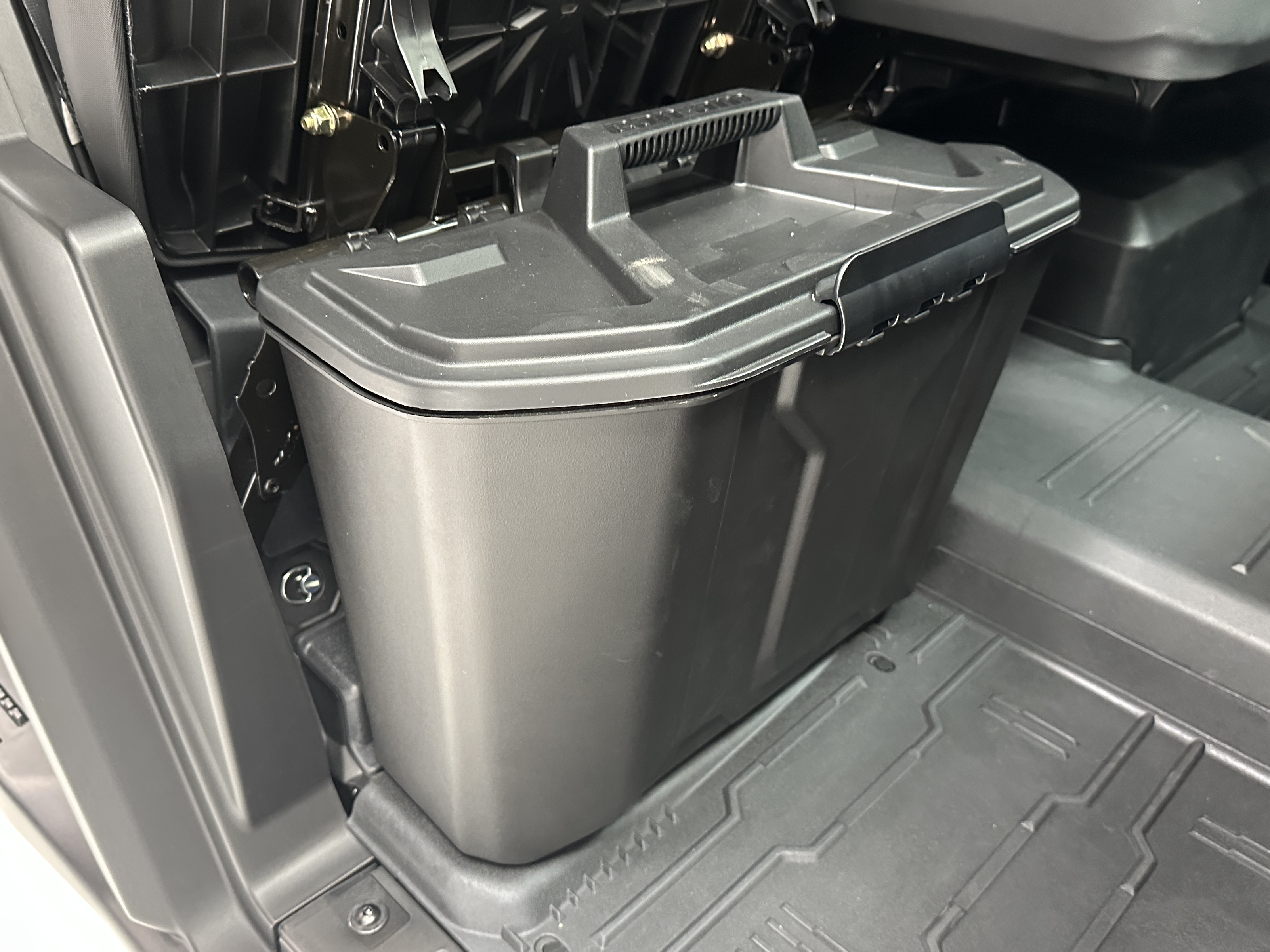 2026 Can-Am Defender LIMITED CAB HD11 - Photo 15