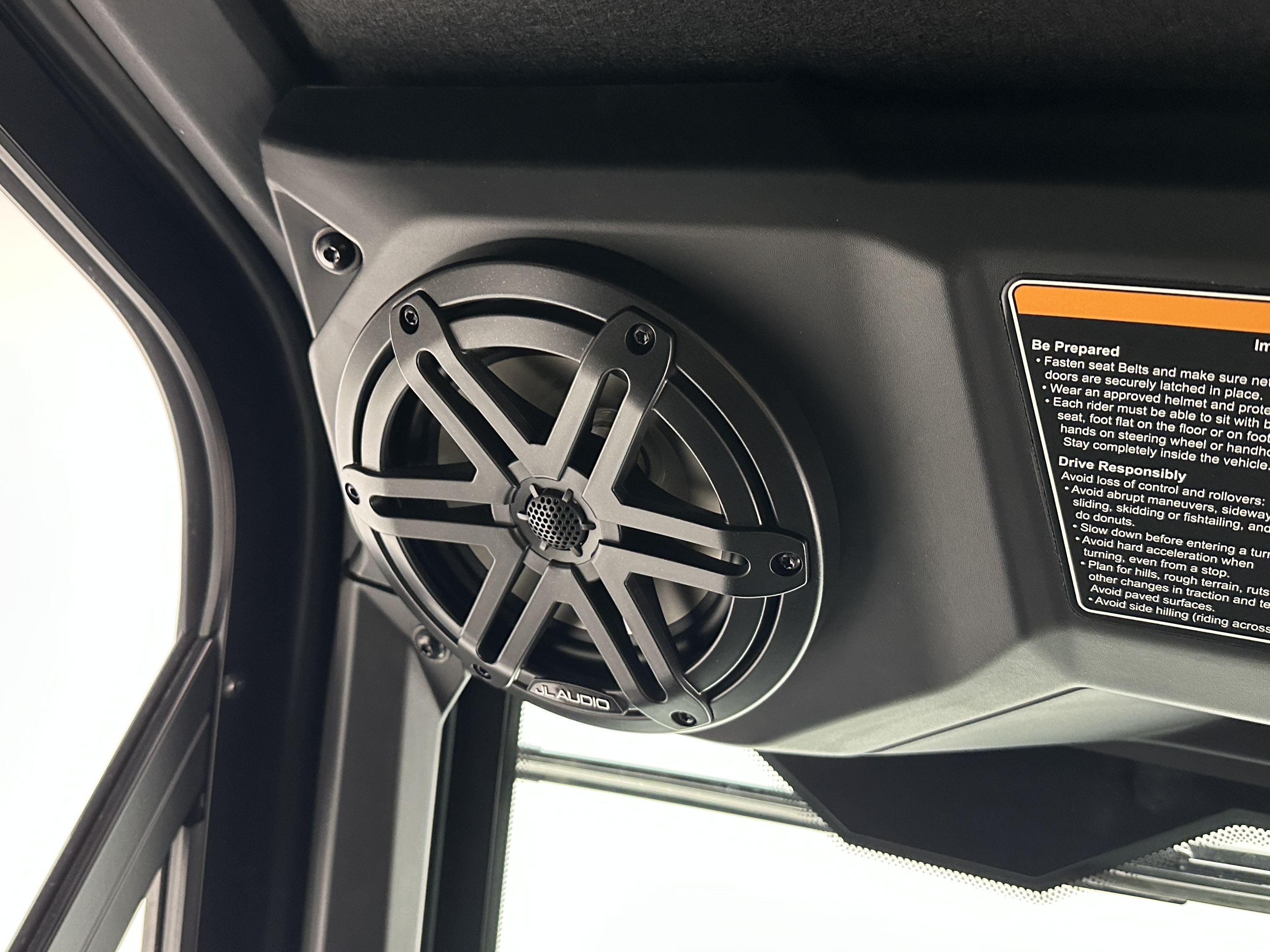 2026 Can-Am Defender LIMITED CAB HD11 - Photo 16