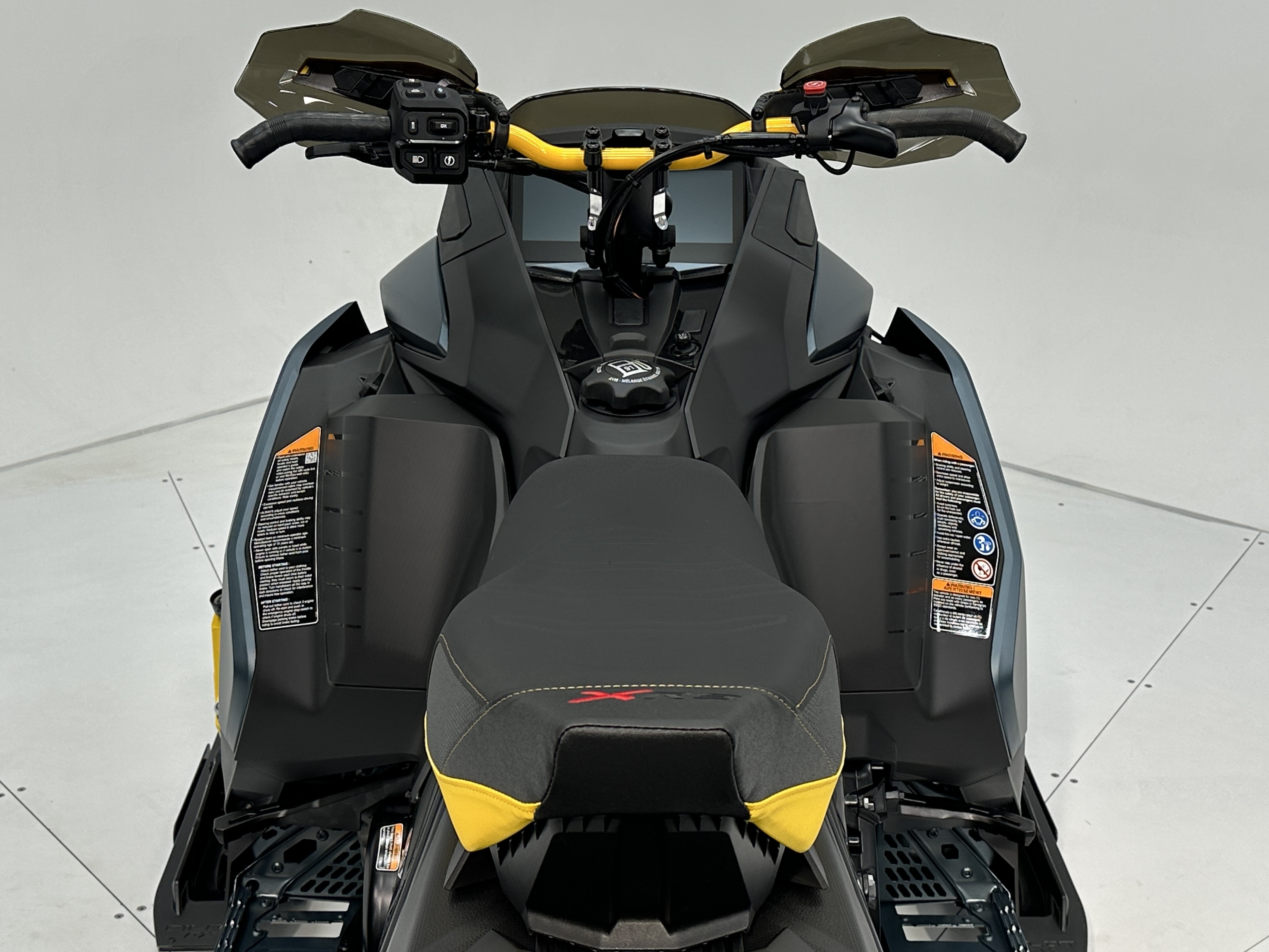 2026 Ski-Doo MXZ X-RS 137 850 E-TEC Ice Ripper XT 1.5" E.S.  w/ 10.25" Touchscreen - Photo 5
