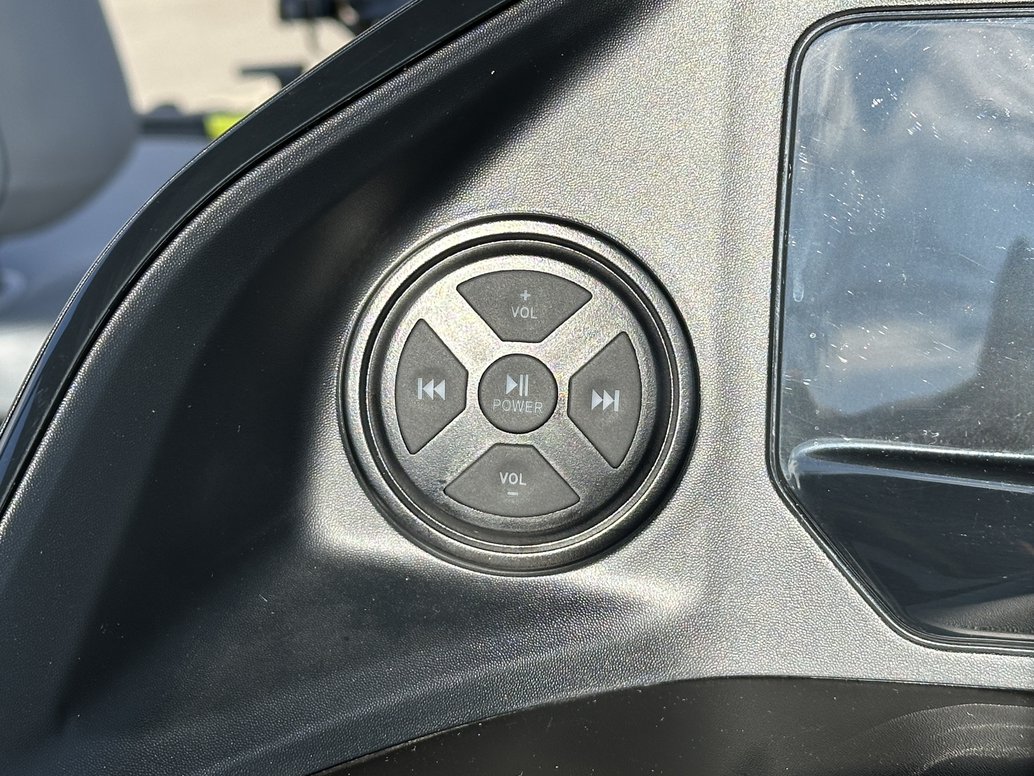 2025 Sea-Doo SWITCH FISH 18' 230hp - Photo 18