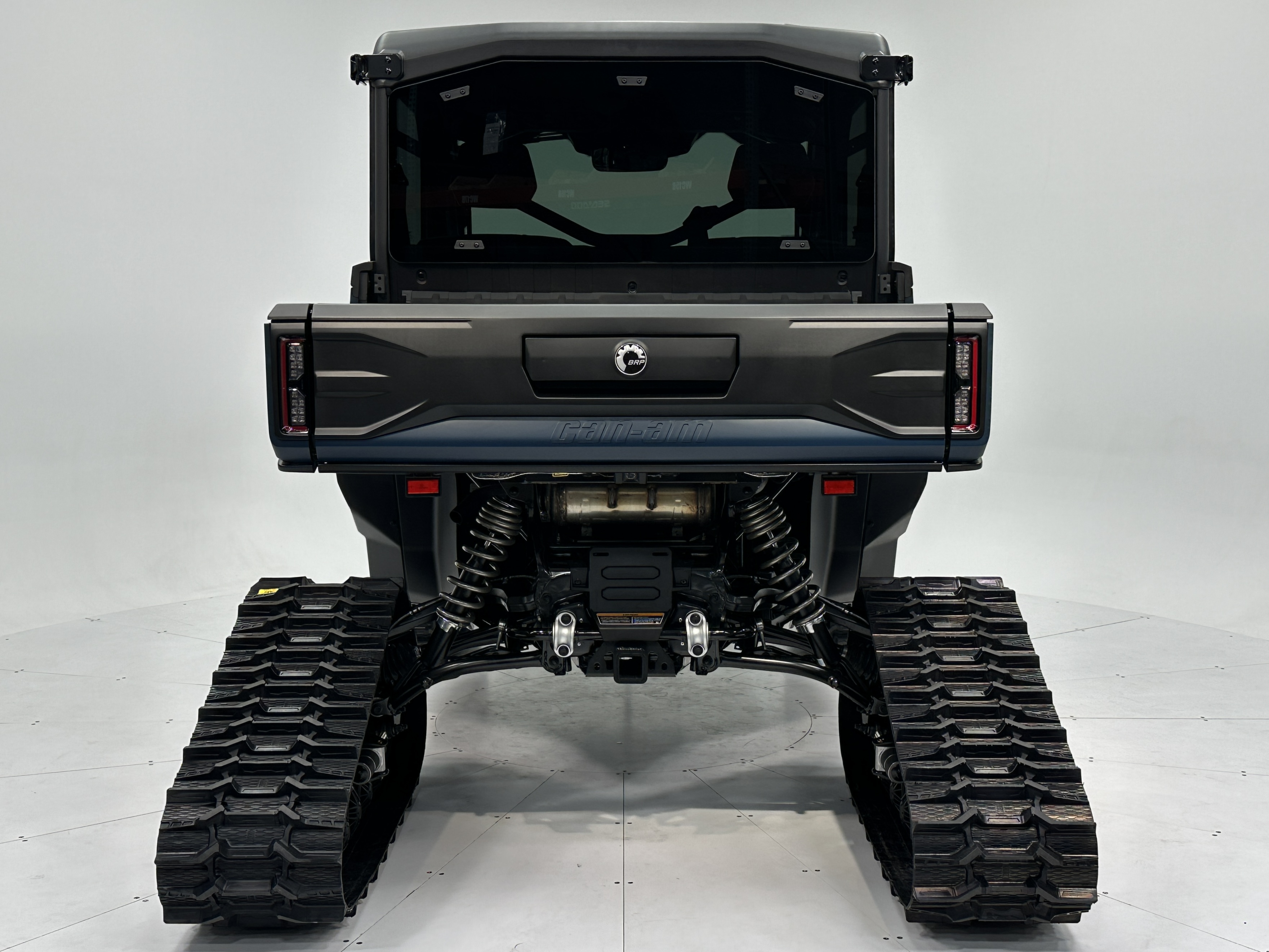 2026 Can-Am Defender LIMITED CAB HD11 Accessorized Demonstrator - Photo 2