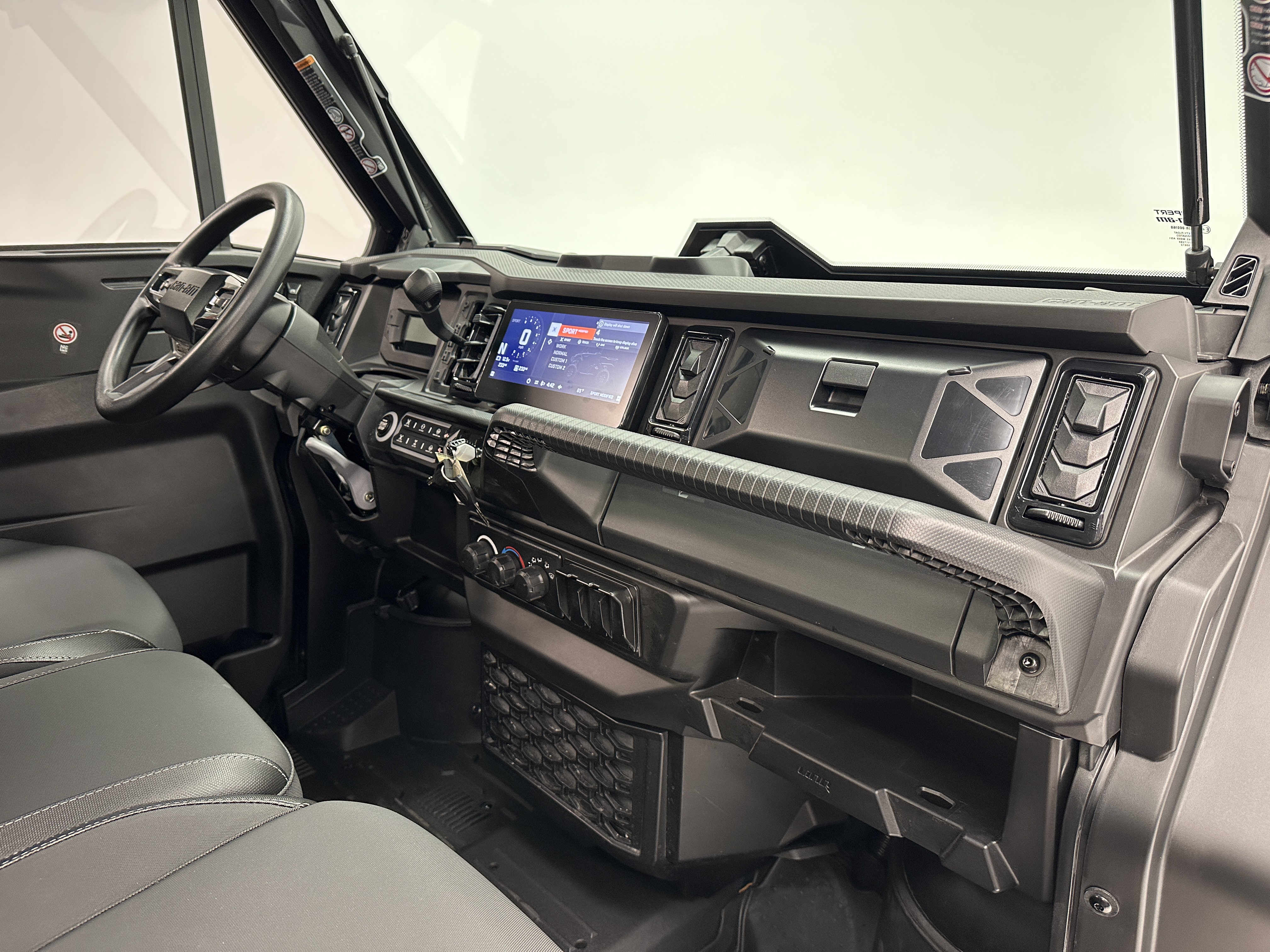 2026 Can-Am Defender LIMITED CAB HD11 Accessorized Demonstrator - Photo 6