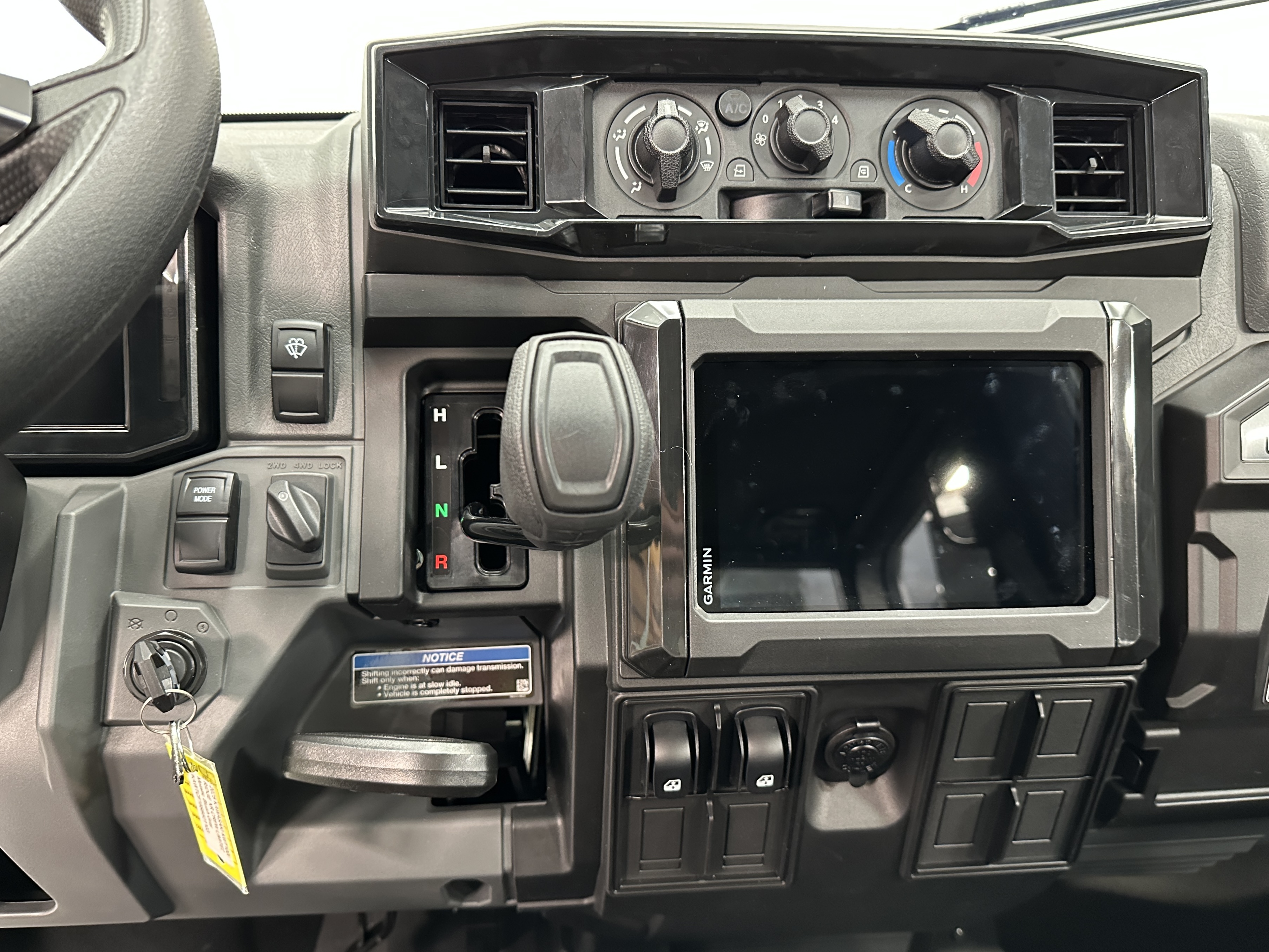 2025 Kawasaki RIDGE XR CREW LIMITED HVAC - Photo 9