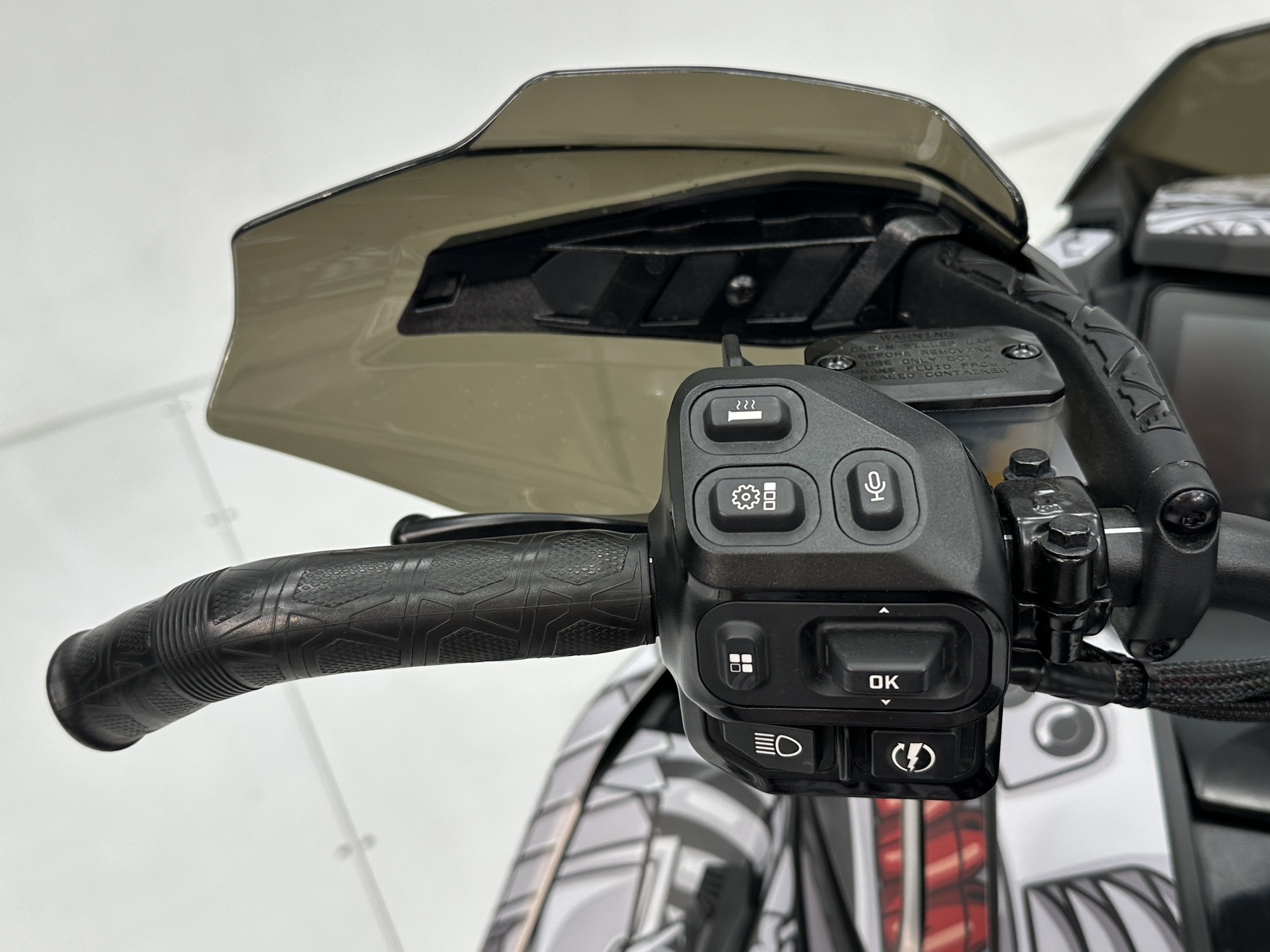 2023 Ski-Doo Renegade X-RS 850 E-TEC Ice Ripper XT 1.25" E.S. w/ Smart-Shox & Pilot TX w/ Touchscreen - Photo 7