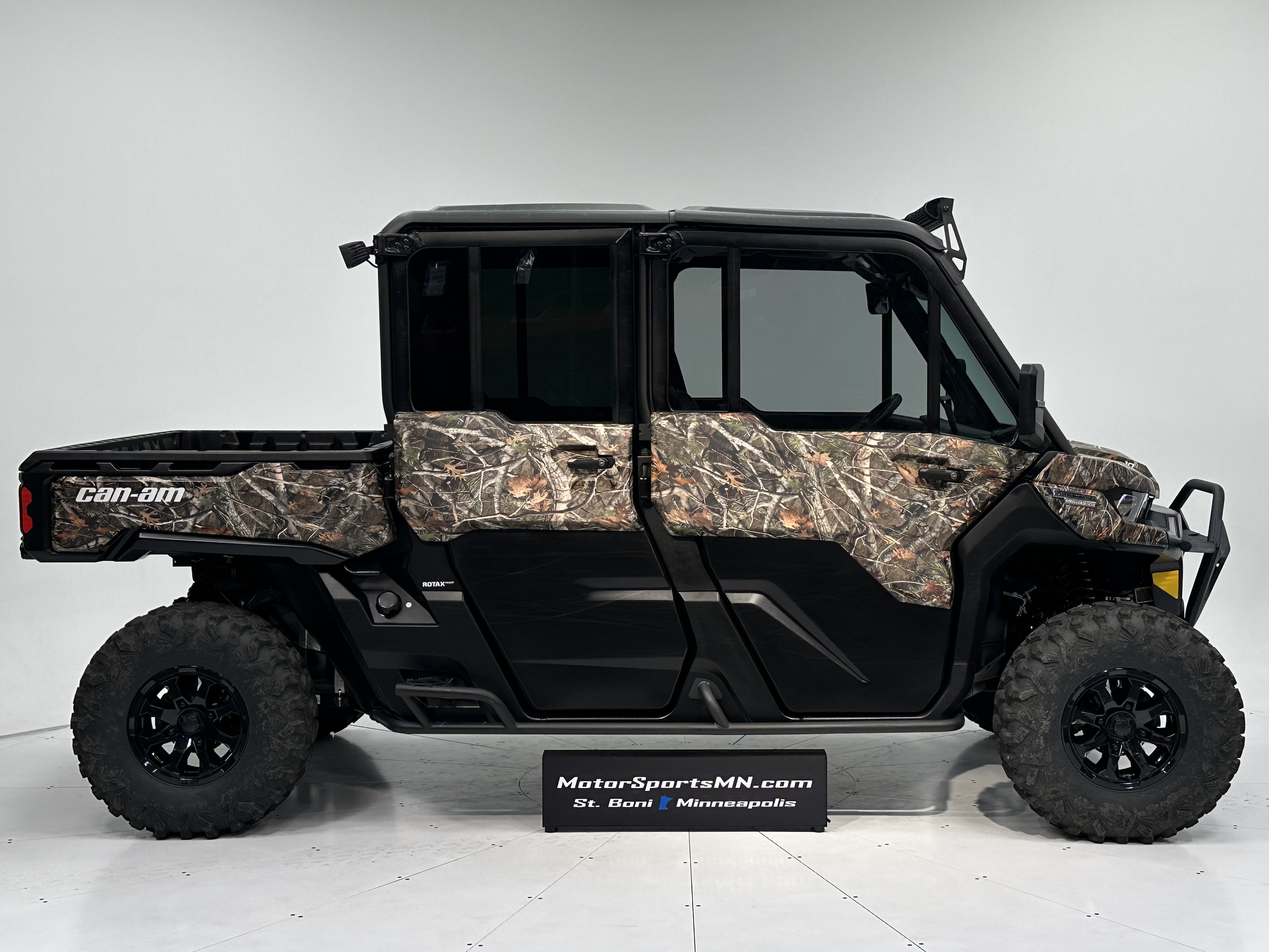 2025 Can-Am Defender MAX Limited CAB HD10