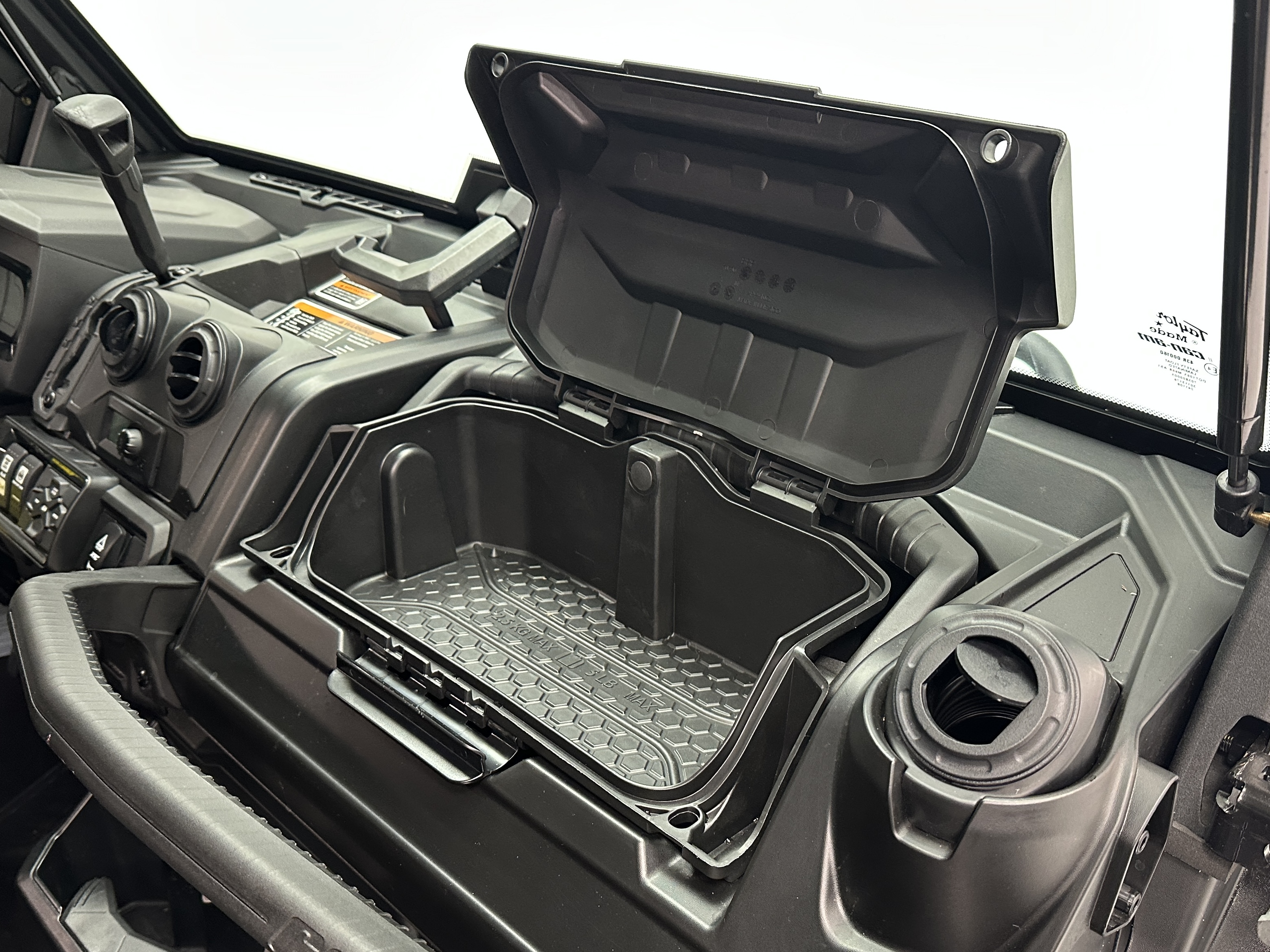 2025 Can-Am Defender MAX Limited CAB HD10 - Photo 12