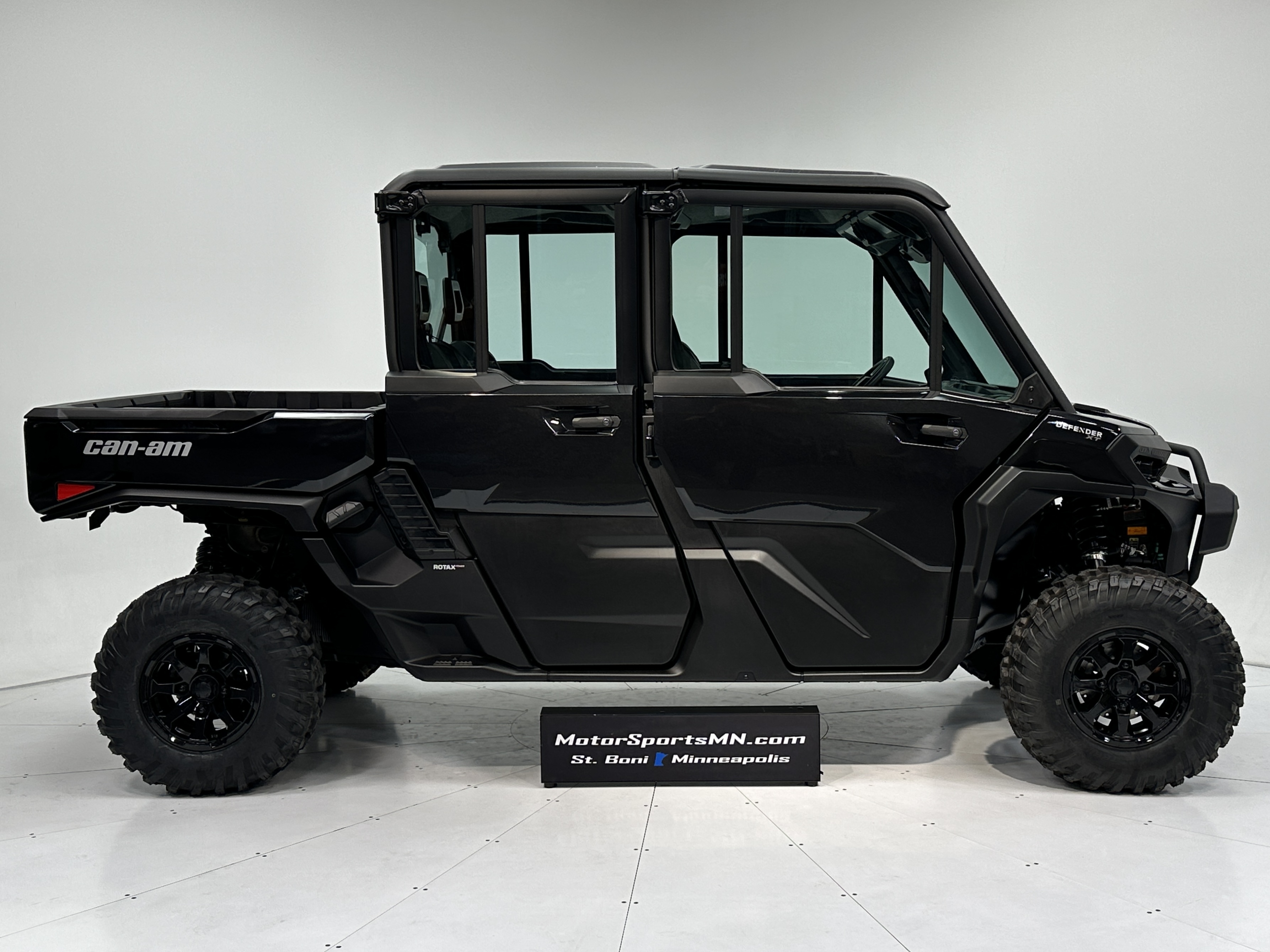 2026 Can-Am Defender MAX XT CAB HD11