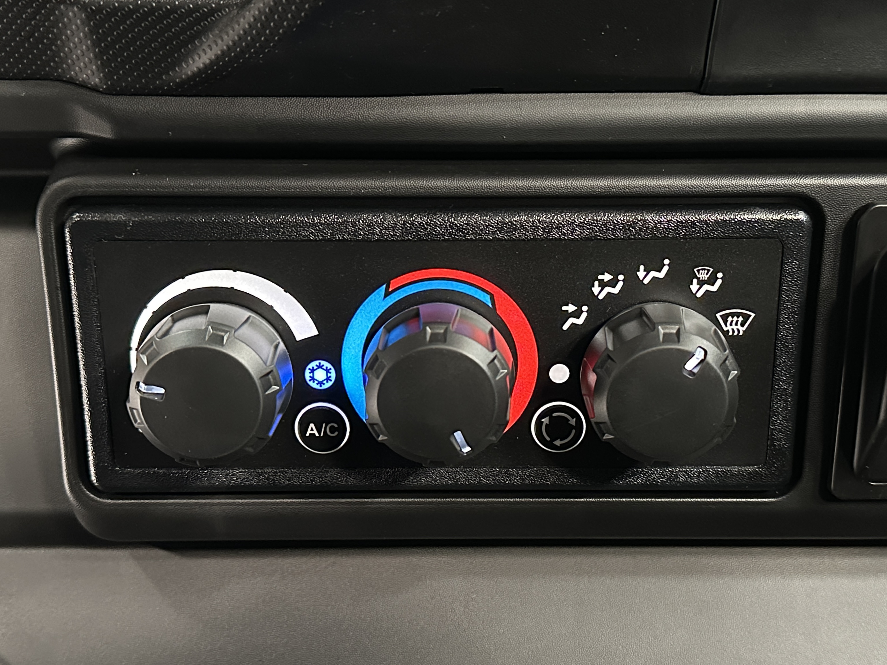 2026 Can-Am Defender MAX XT CAB HD11 - Photo 9