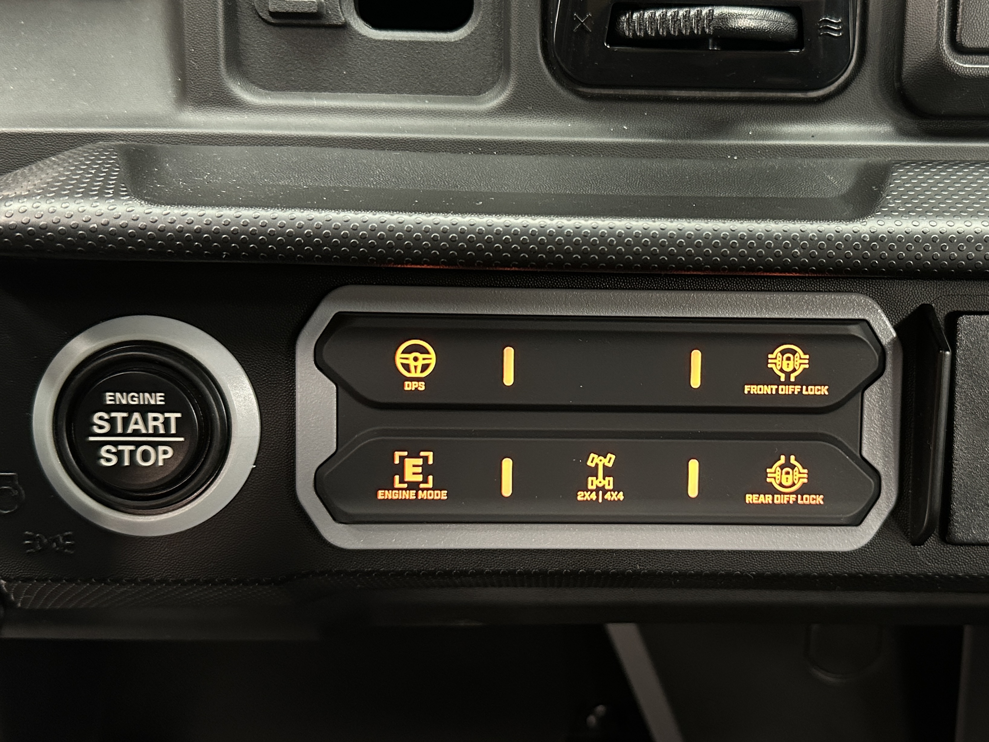 2026 Can-Am Defender MAX XT CAB HD11 - Photo 8