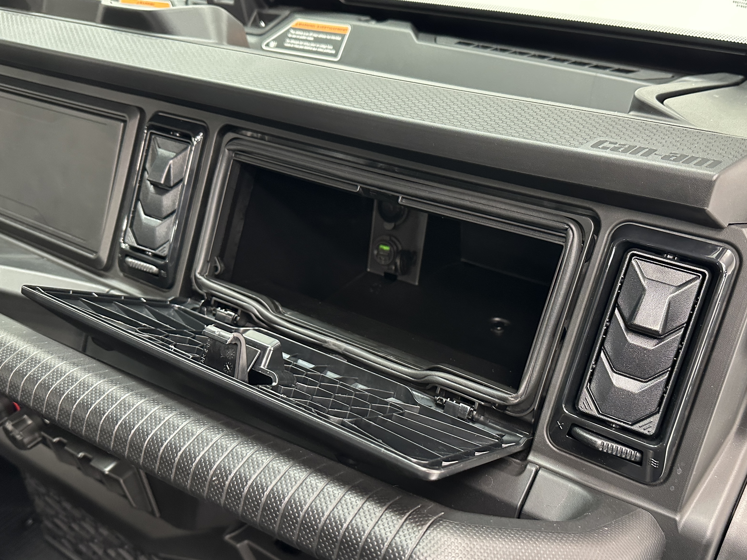 2026 Can-Am Defender MAX XT CAB HD11 - Photo 12