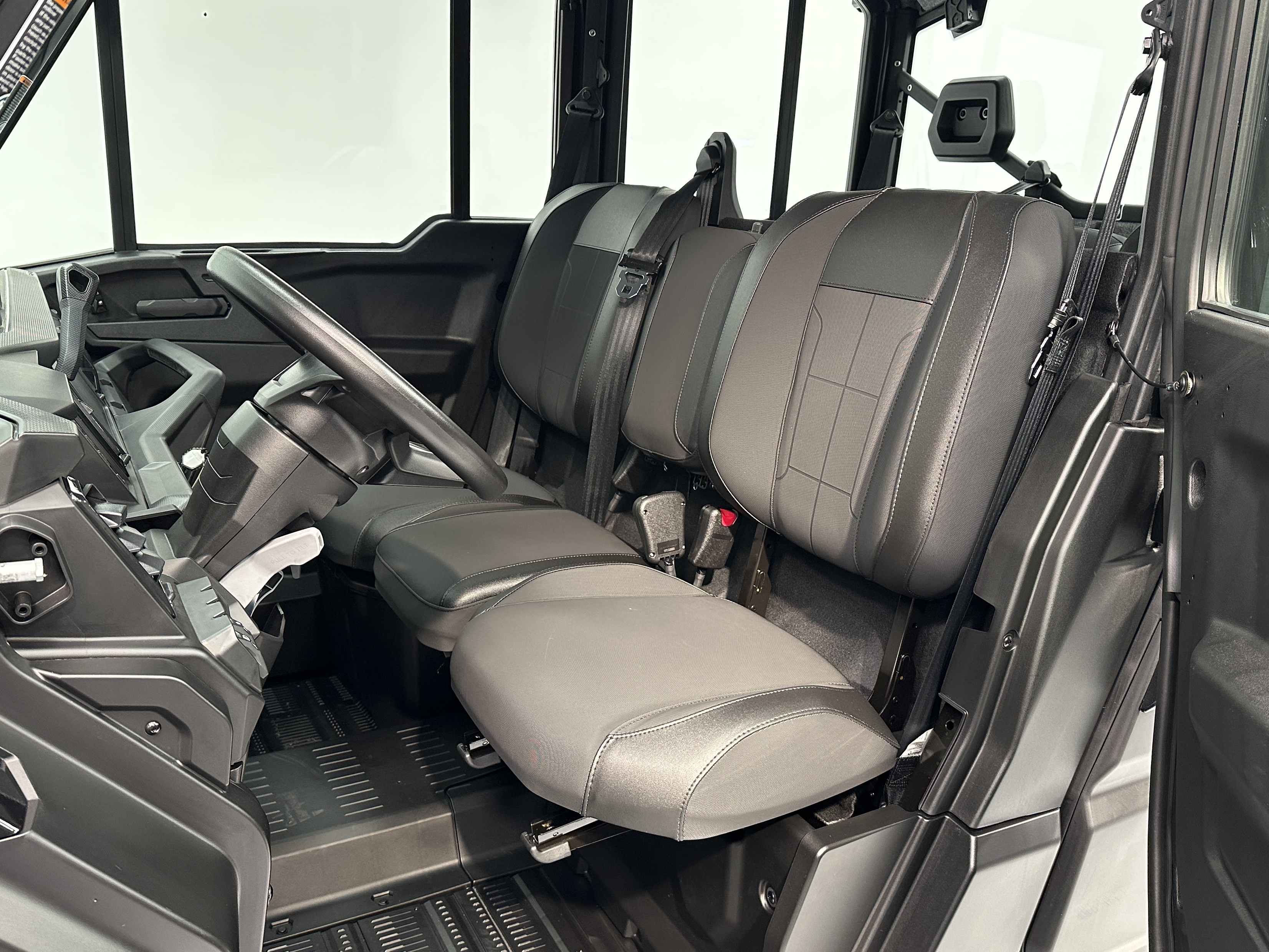 2026 Can-Am Defender MAX XT CAB HD11 - Photo 14