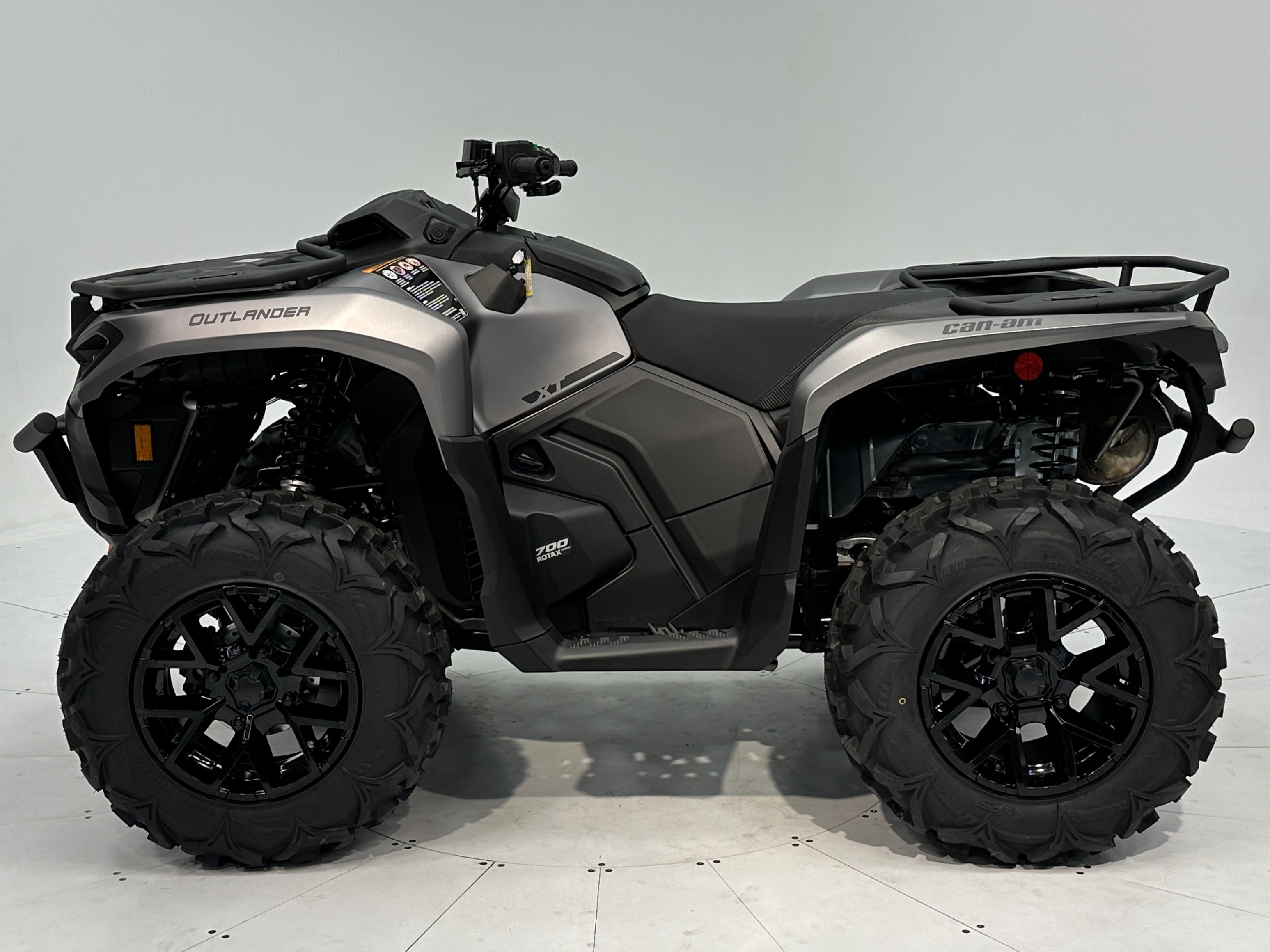 2026 Can-Am Outlander XT 700 - Photo 3