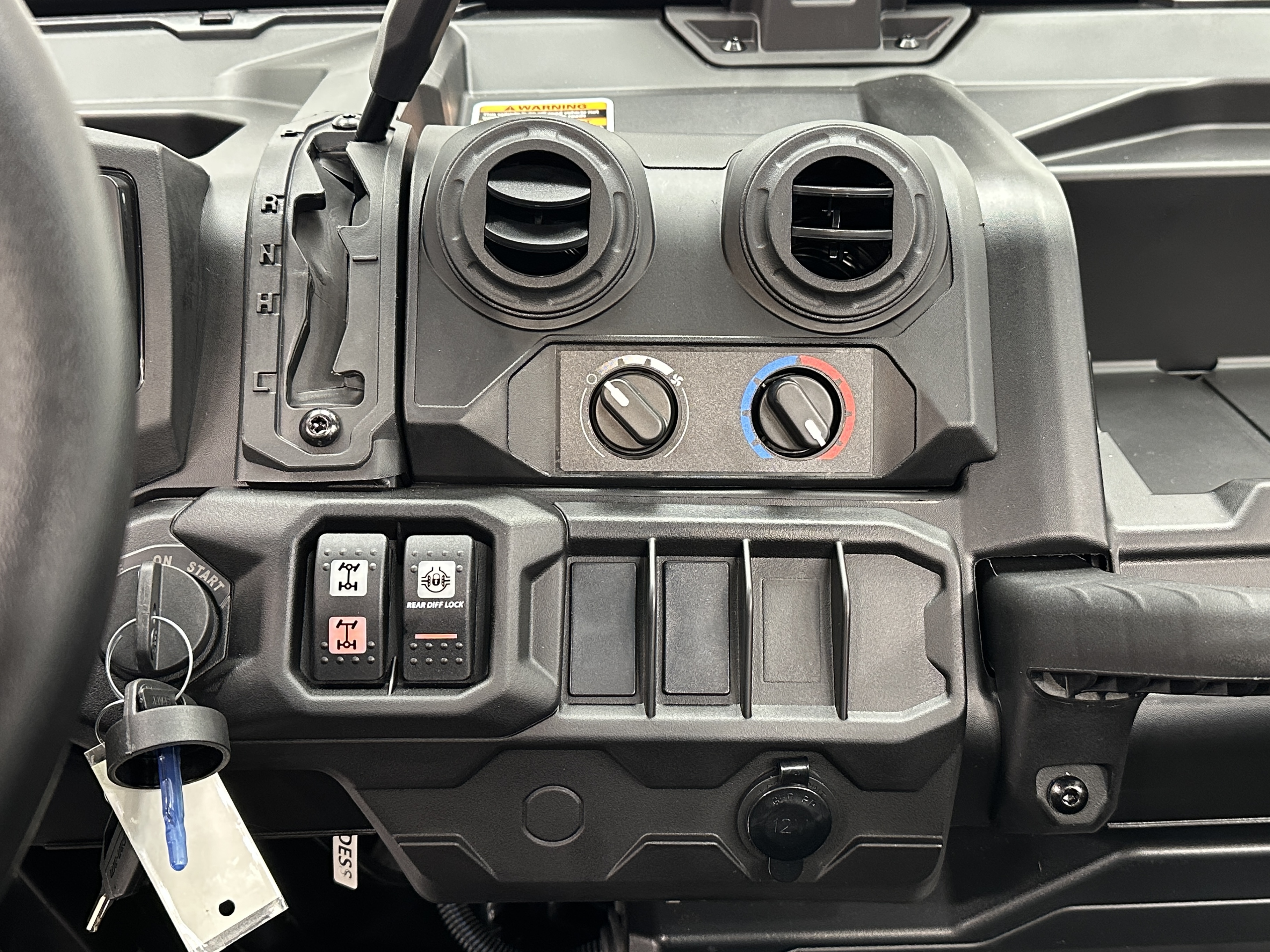2026 Can-Am Defender DPS CAB HV HD9 - Photo 8