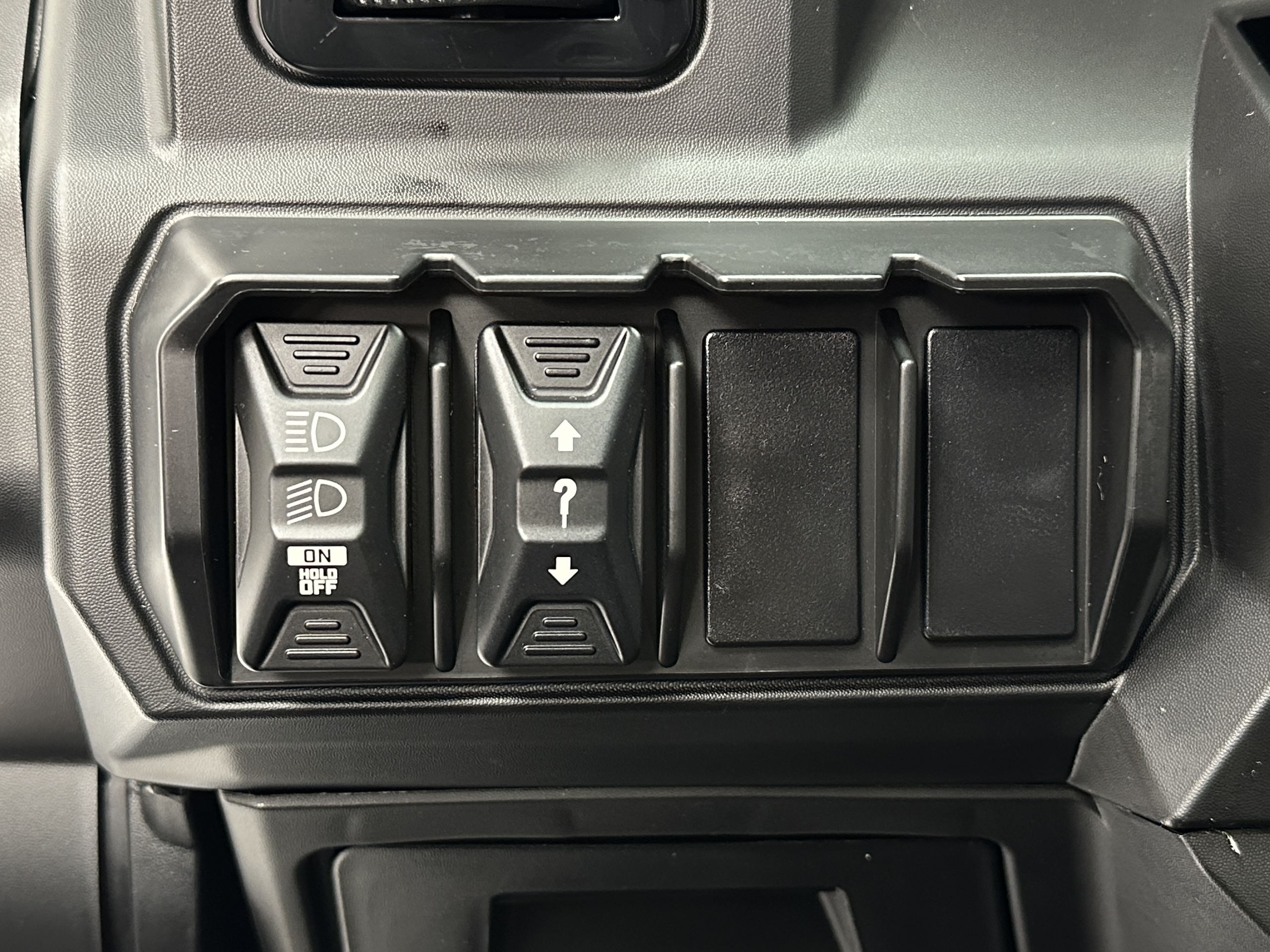 2026 Can-Am Defender LIMITED CAB HD11 - Photo 10
