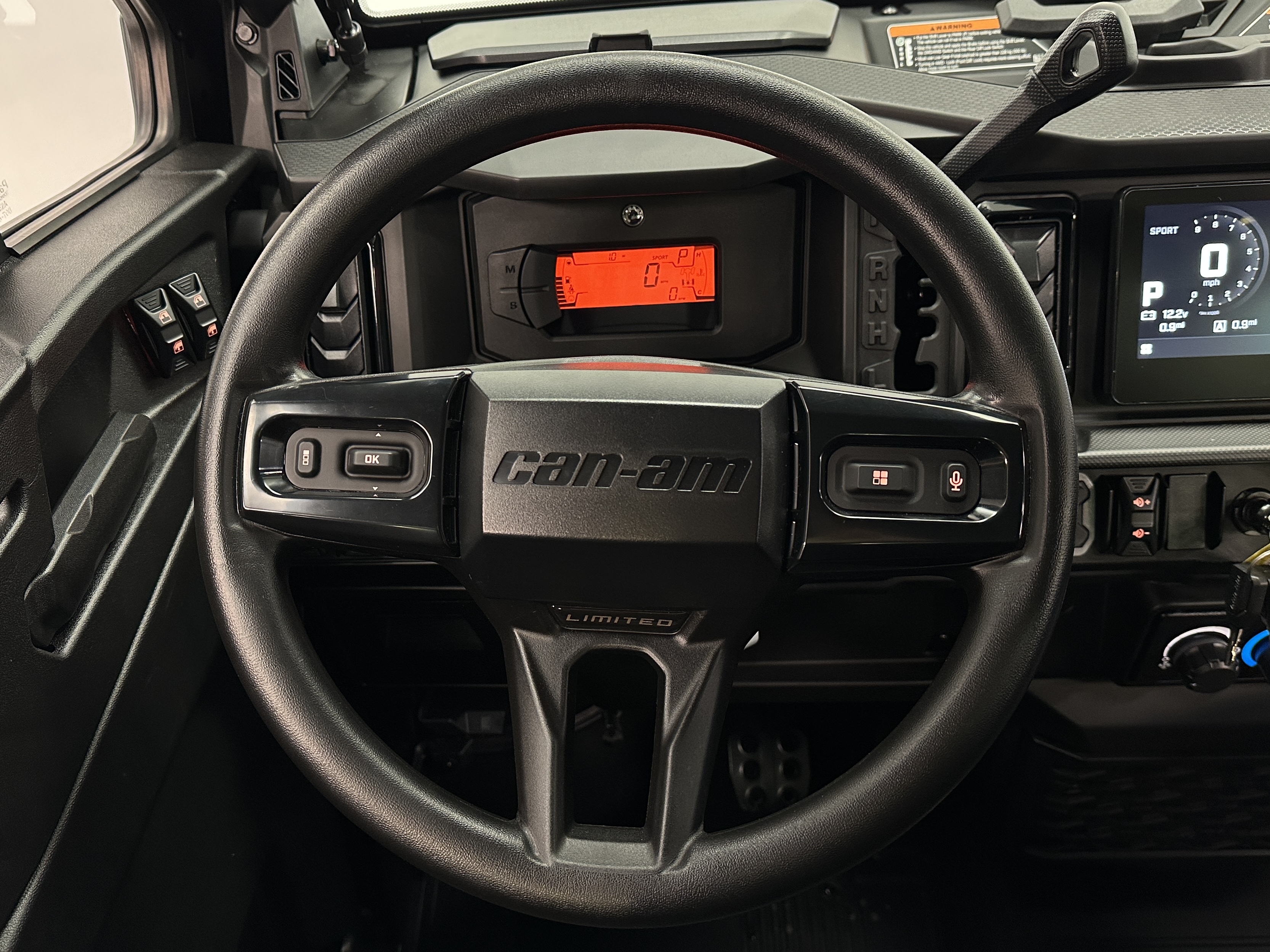 2026 Can-Am Defender LIMITED CAB HD11 - Photo 7