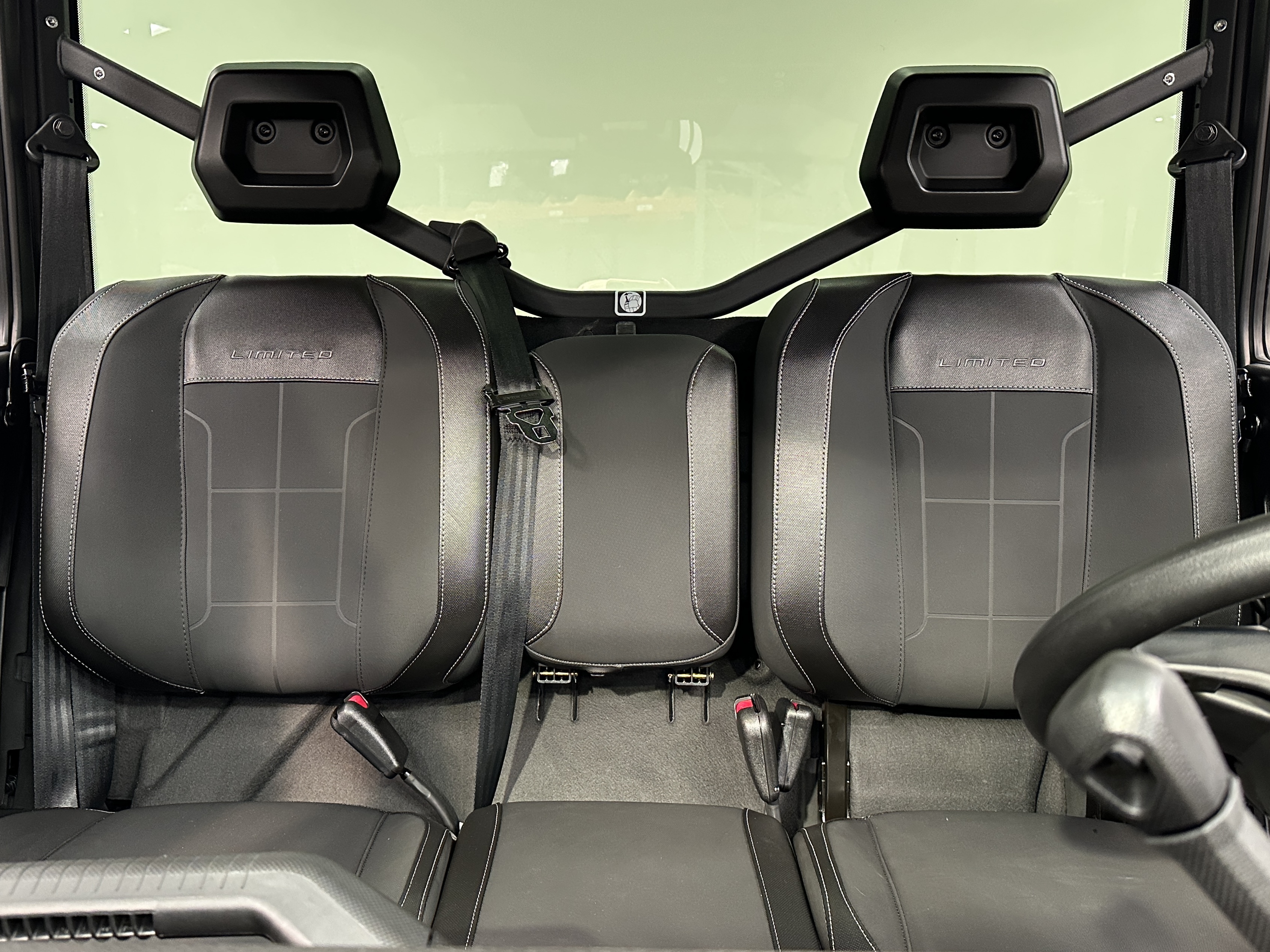 2026 Can-Am Defender LIMITED CAB HD11 - Photo 16