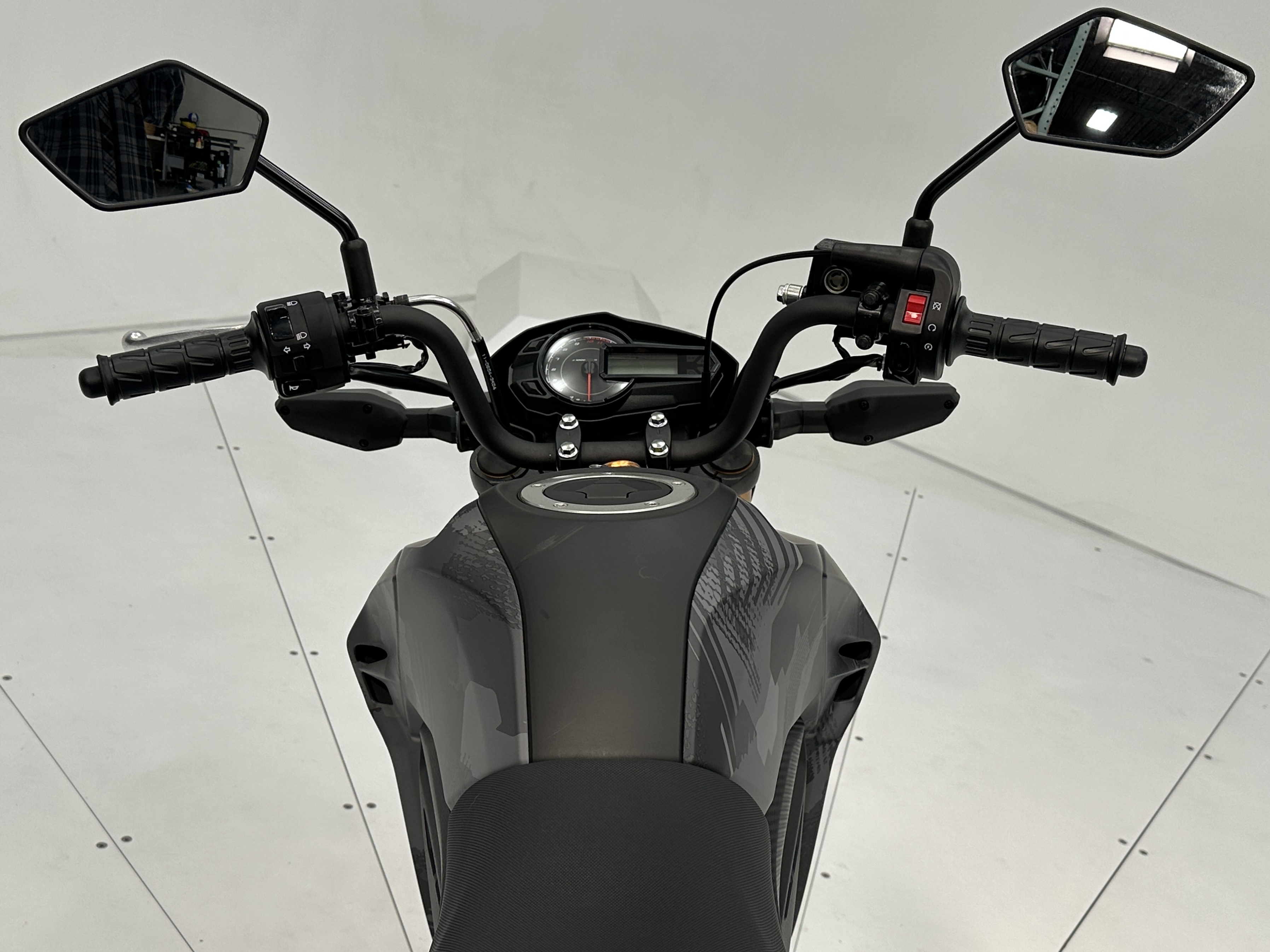 2024 Kawasaki Z125 PRO - Photo 5