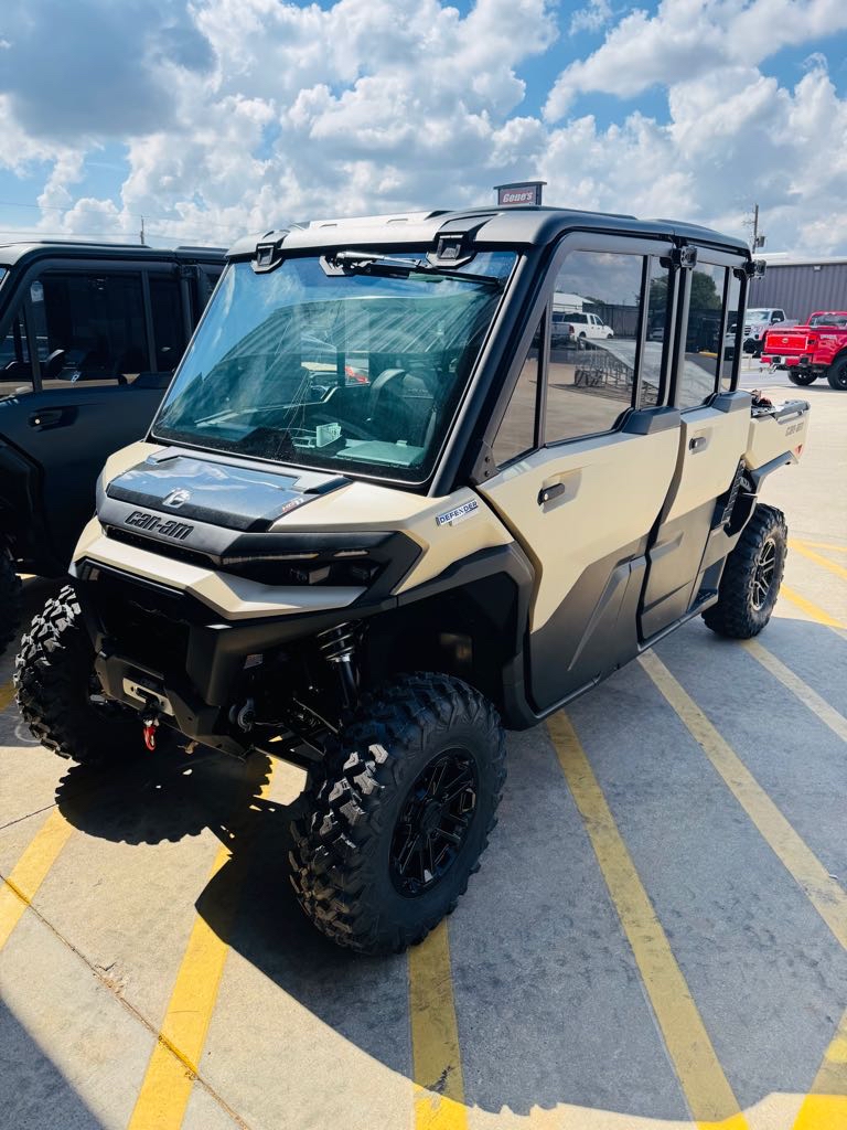 2026 Can-Am Defender MAX Limited HD11