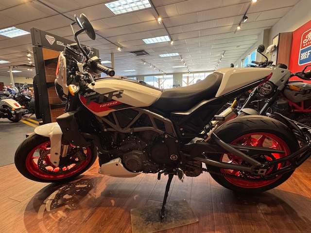 2023 Indian Motorcycle FTR SPORT WHITE LIGHTNING / INDY RED - Photo 7