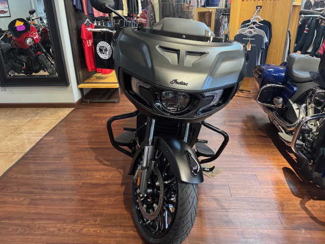2025 Indian Motorcycle CHALLENGER 112 DARKHORSE - Photo 10