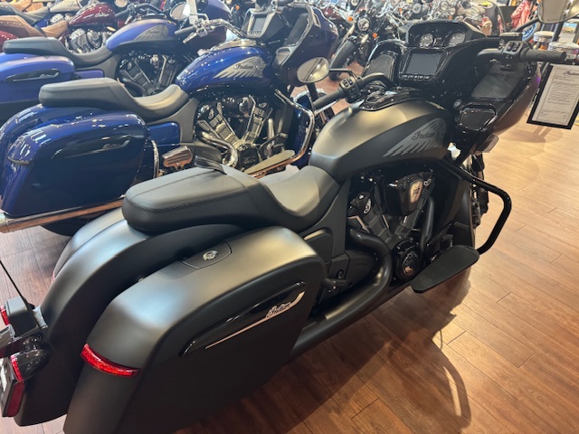 2025 Indian Motorcycle CHALLENGER 112 DARKHORSE - Photo 5