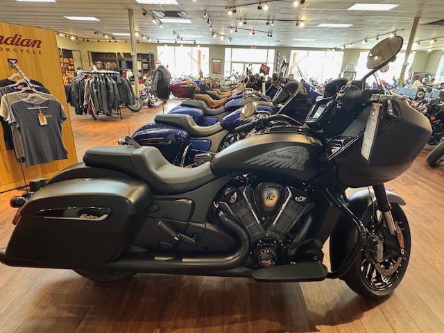 2025 Indian Motorcycle CHALLENGER 112 DARKHORSE - Photo 6