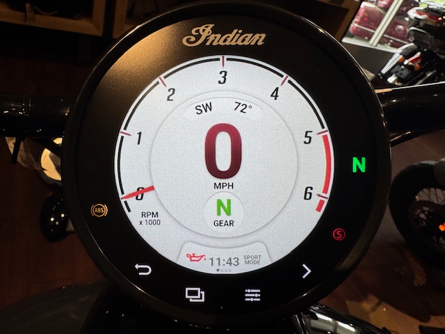 2025 Indian Motorcycle CHIEF DARK HORSE - Photo 11