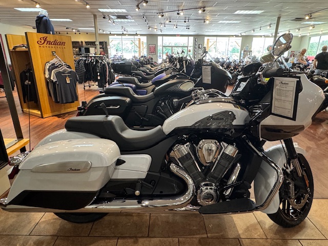 2025 Indian Motorcycle CHALLENGER LIMITED - Photo 5