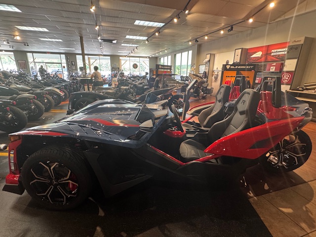 2025 Slingshot SLINGSHOT R MANUAL - Photo 4